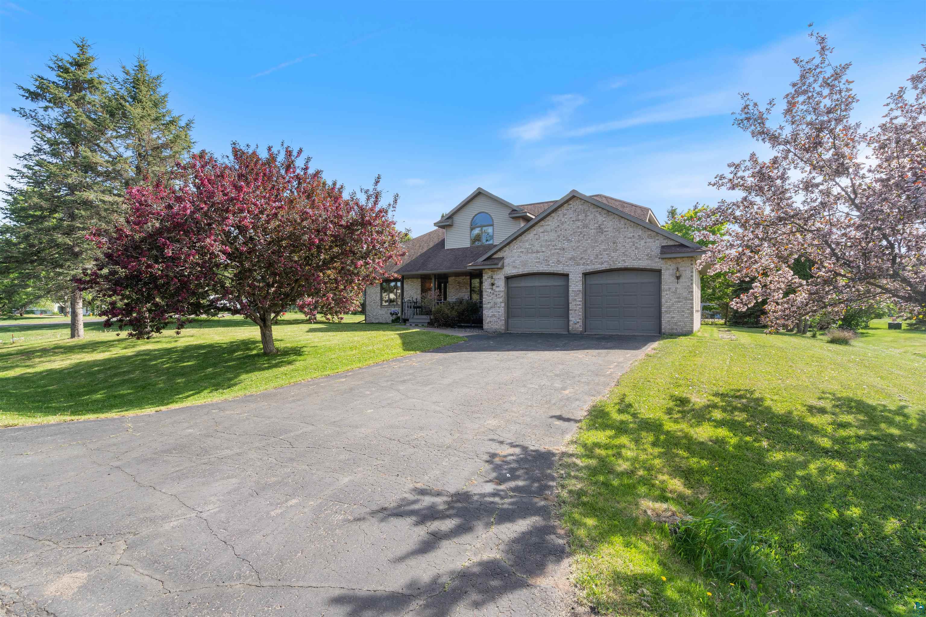 405 Linda Ln, Cloquet, MN 55720 Listing Photo  2