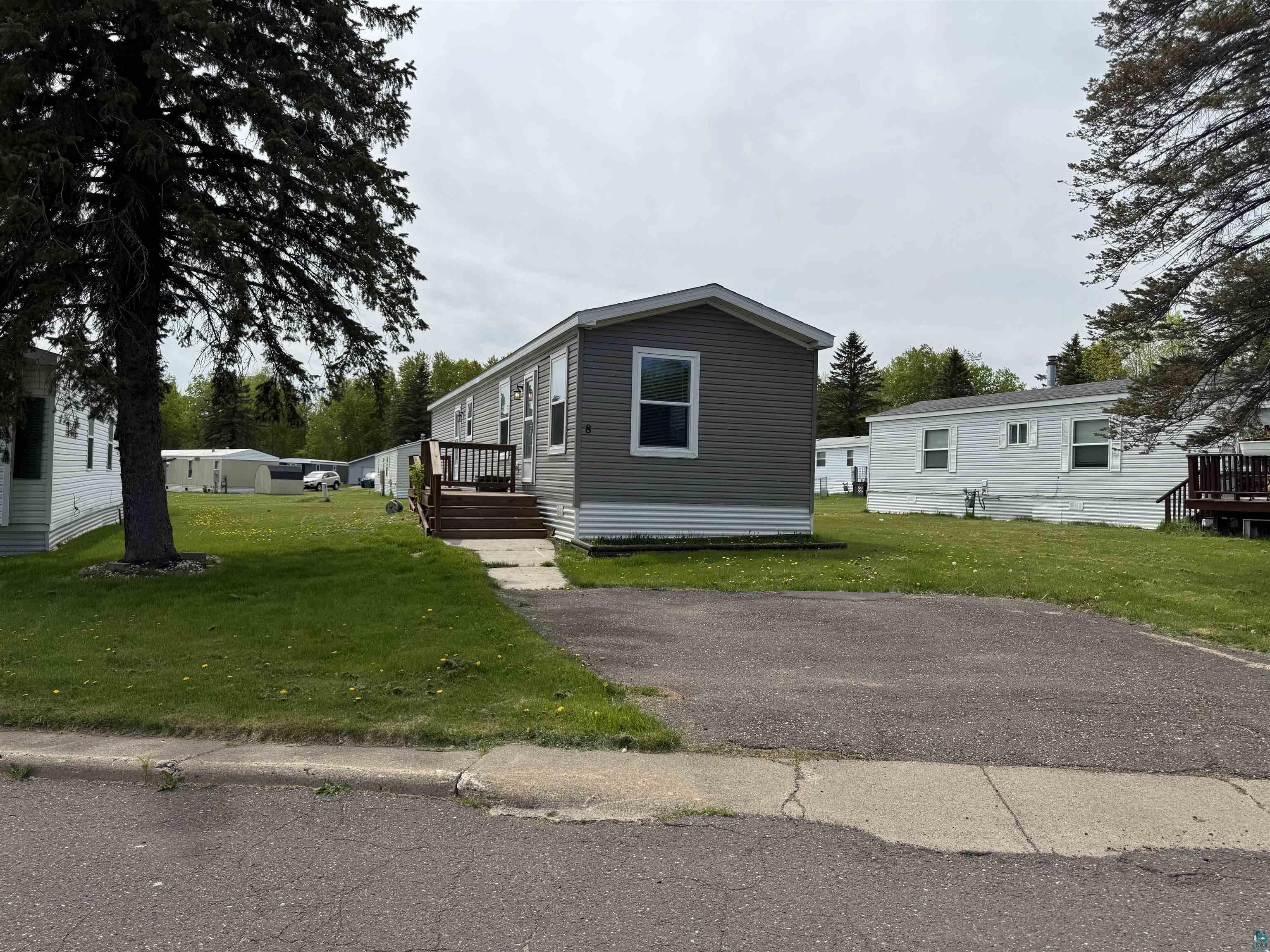 8 Holt Dr, Duluth, MN 55808 Listing Photo  1