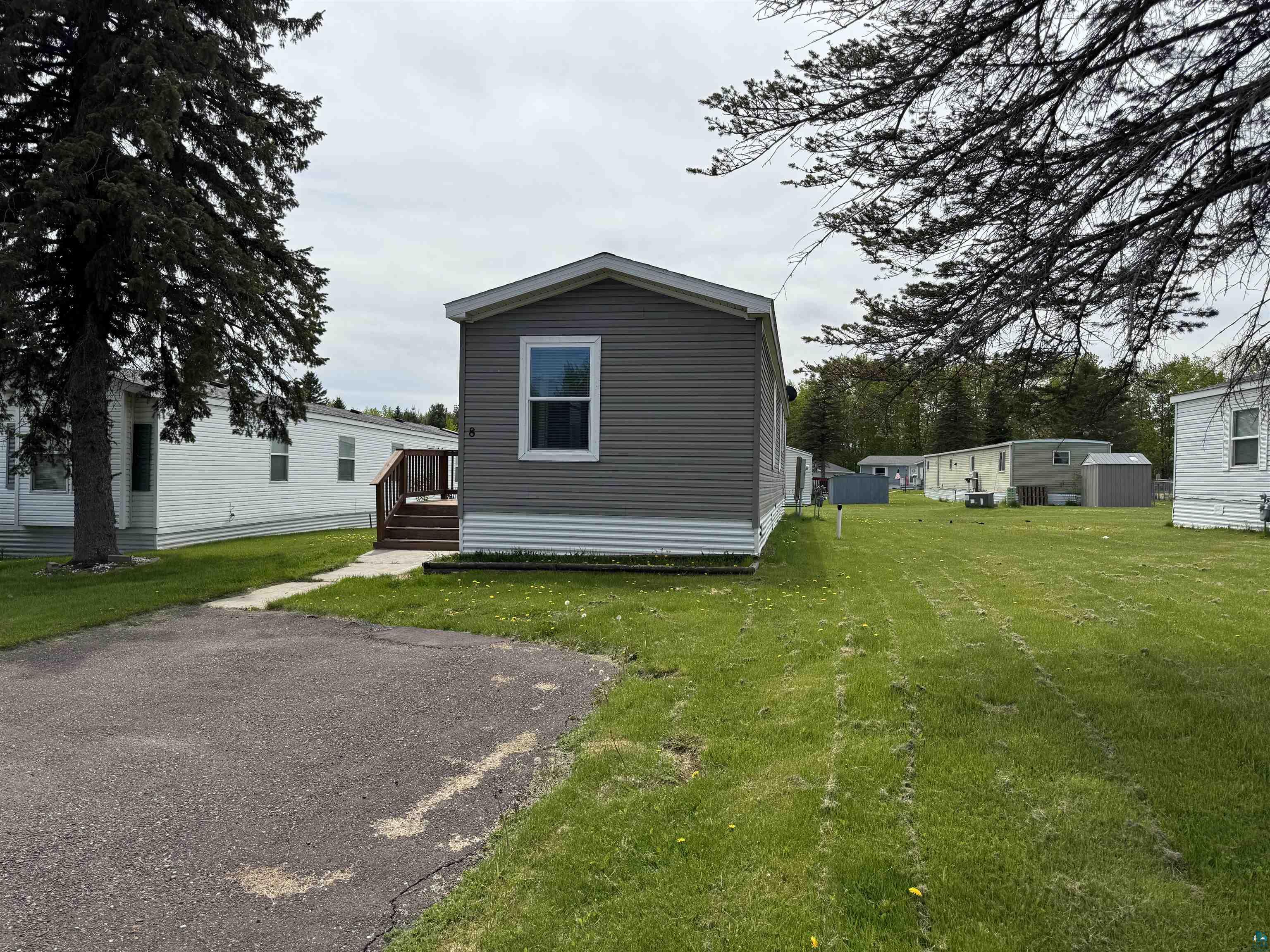 8 Holt Dr, Duluth, MN 55808 Listing Photo  11