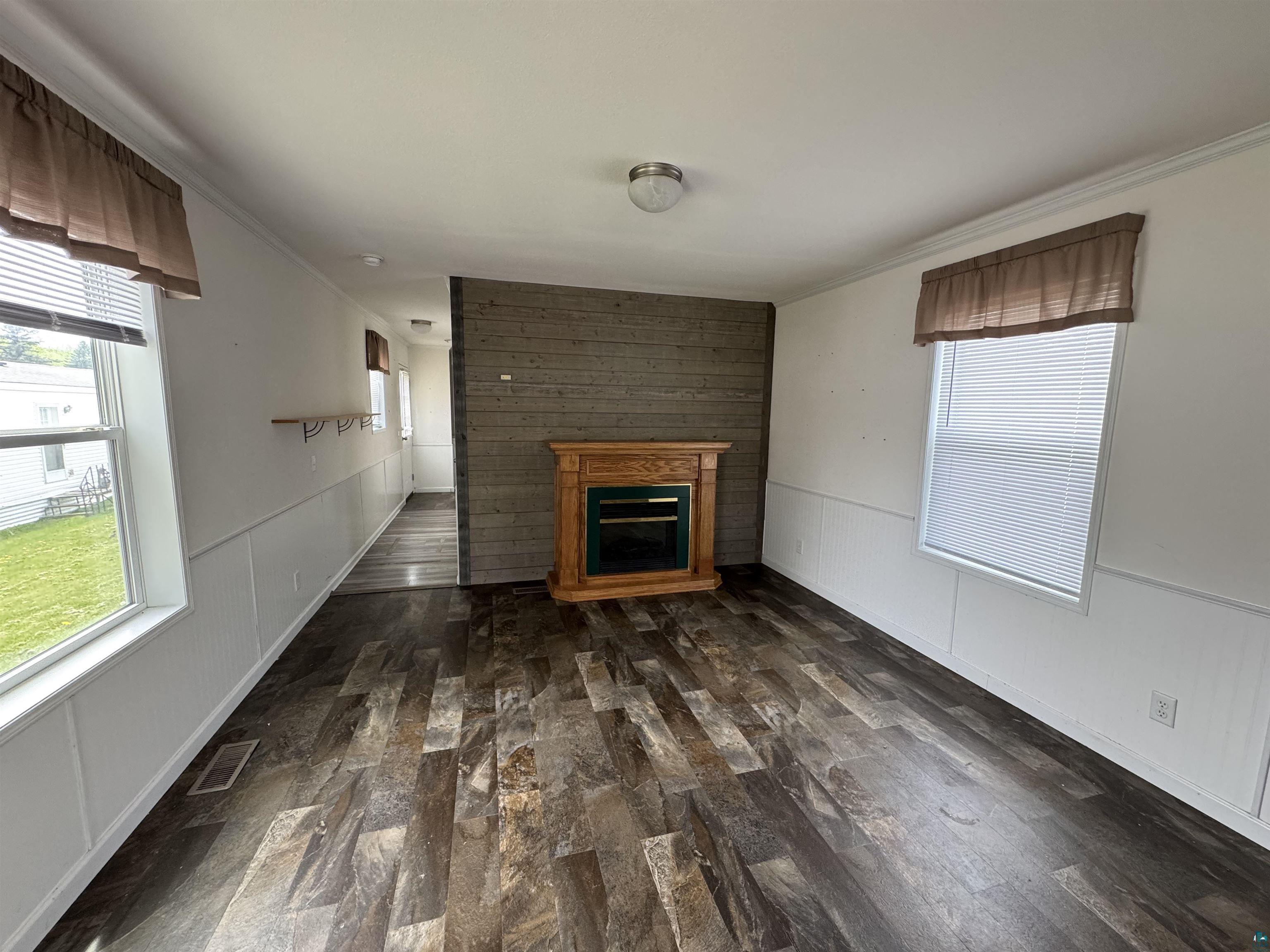 8 Holt Dr, Duluth, MN 55808 Listing Photo  3