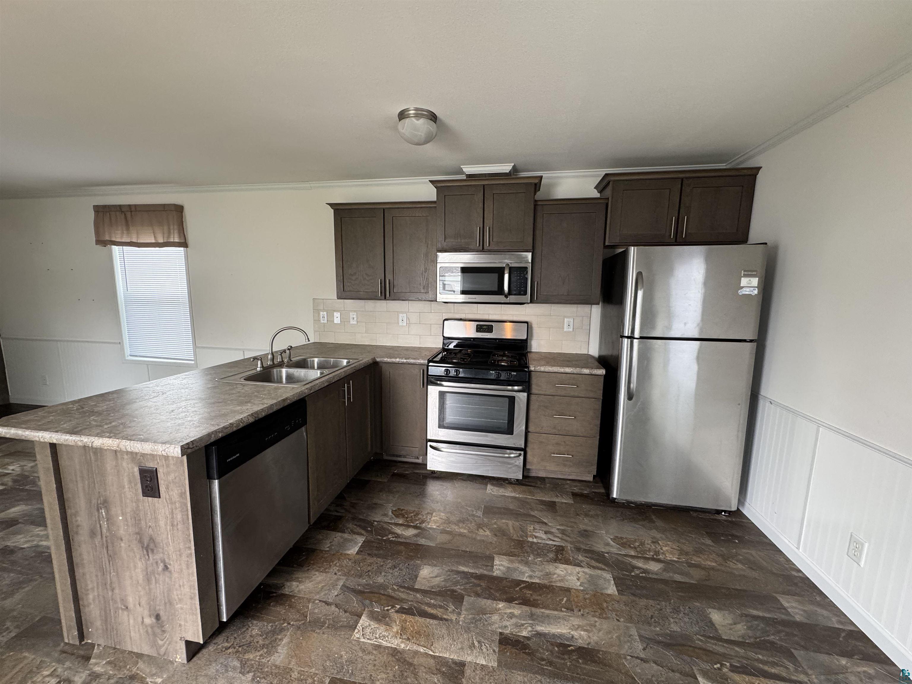 8 Holt Dr, Duluth, MN 55808 Listing Photo  4