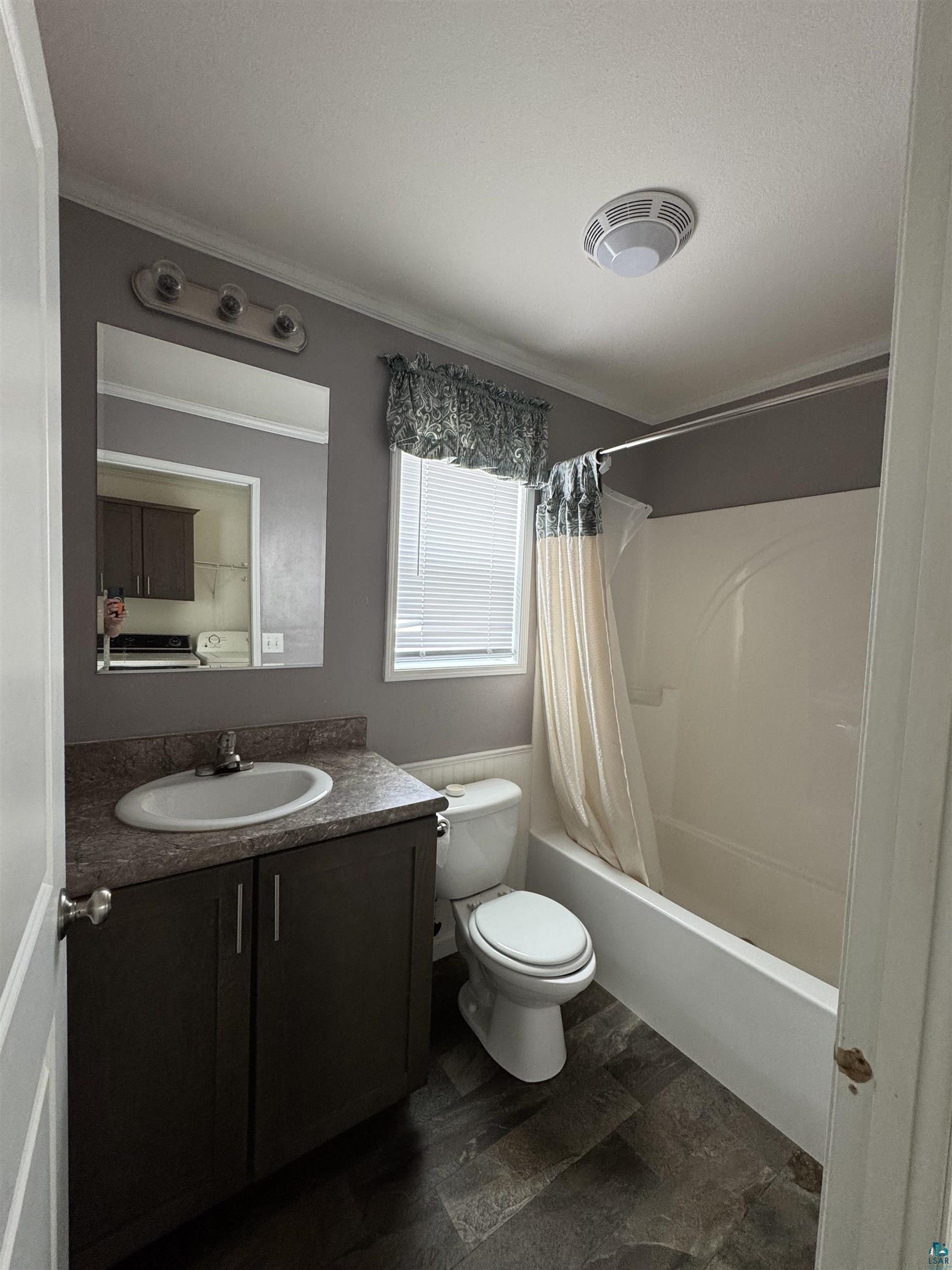 8 Holt Dr, Duluth, MN 55808 Listing Photo  9