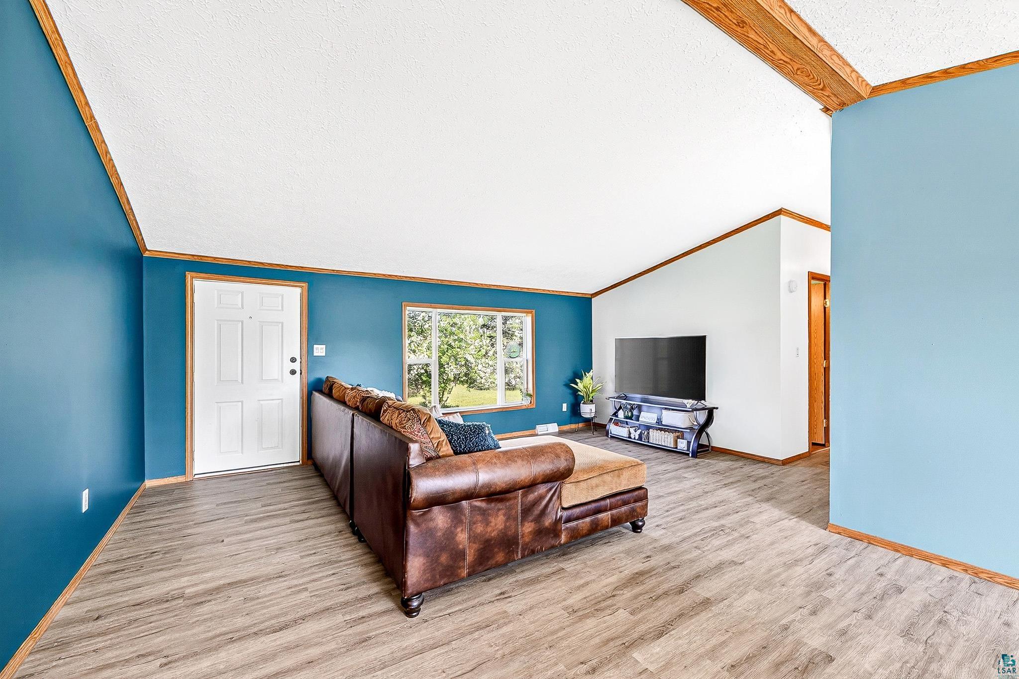 5404 S Midbon Rd, Superior, WI 54880 Listing Photo  12