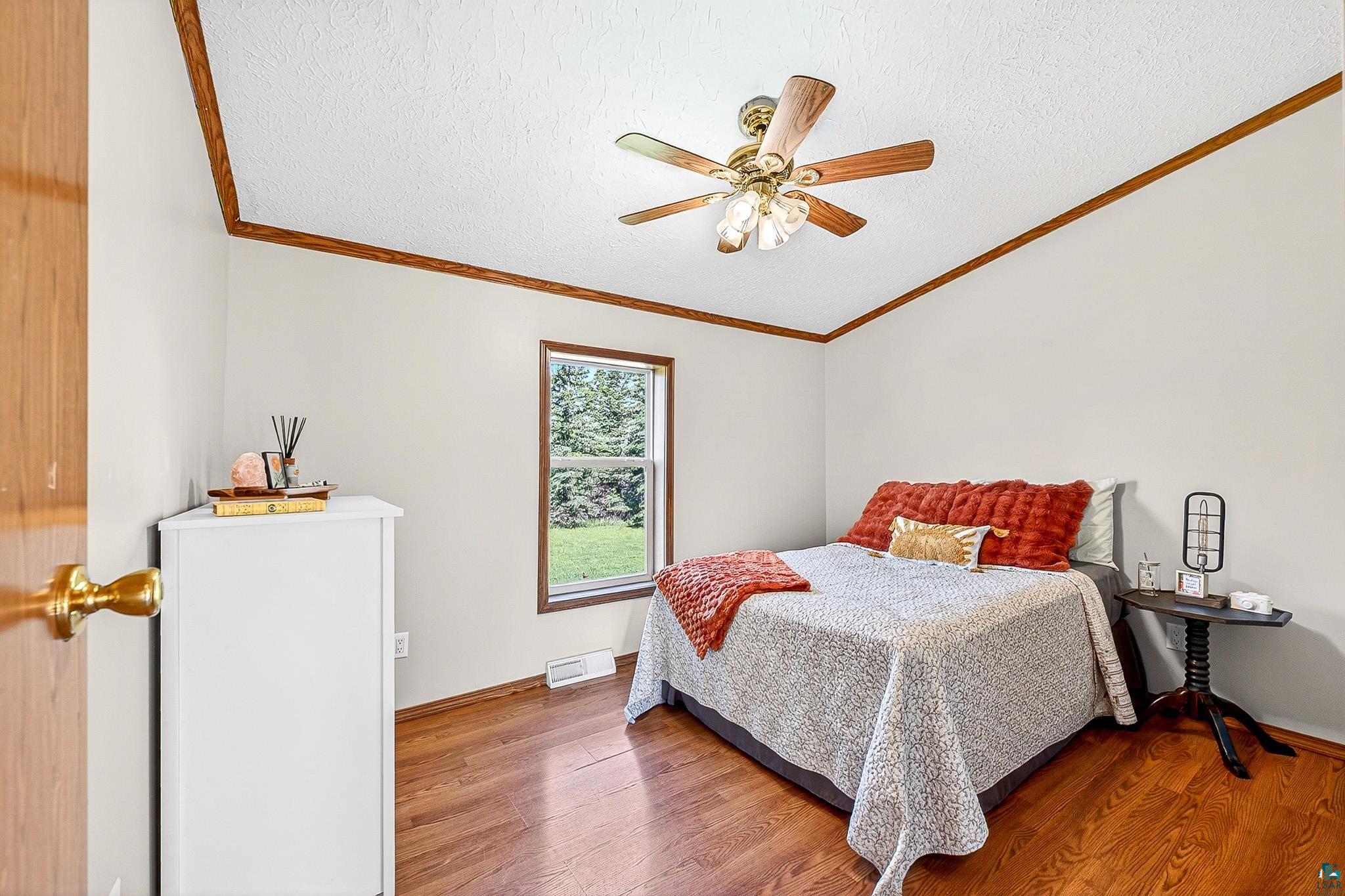 5404 S Midbon Rd, Superior, WI 54880 Listing Photo  19