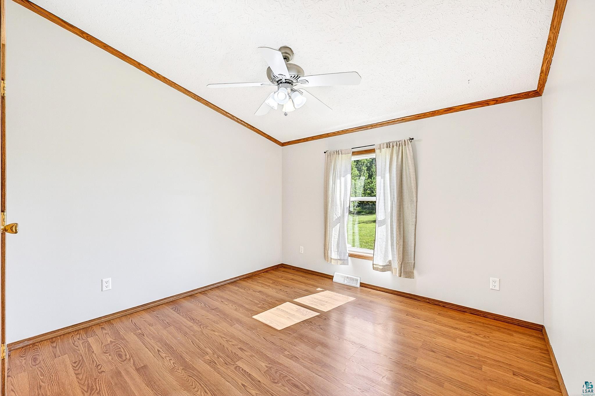 5404 S Midbon Rd, Superior, WI 54880 Listing Photo  20