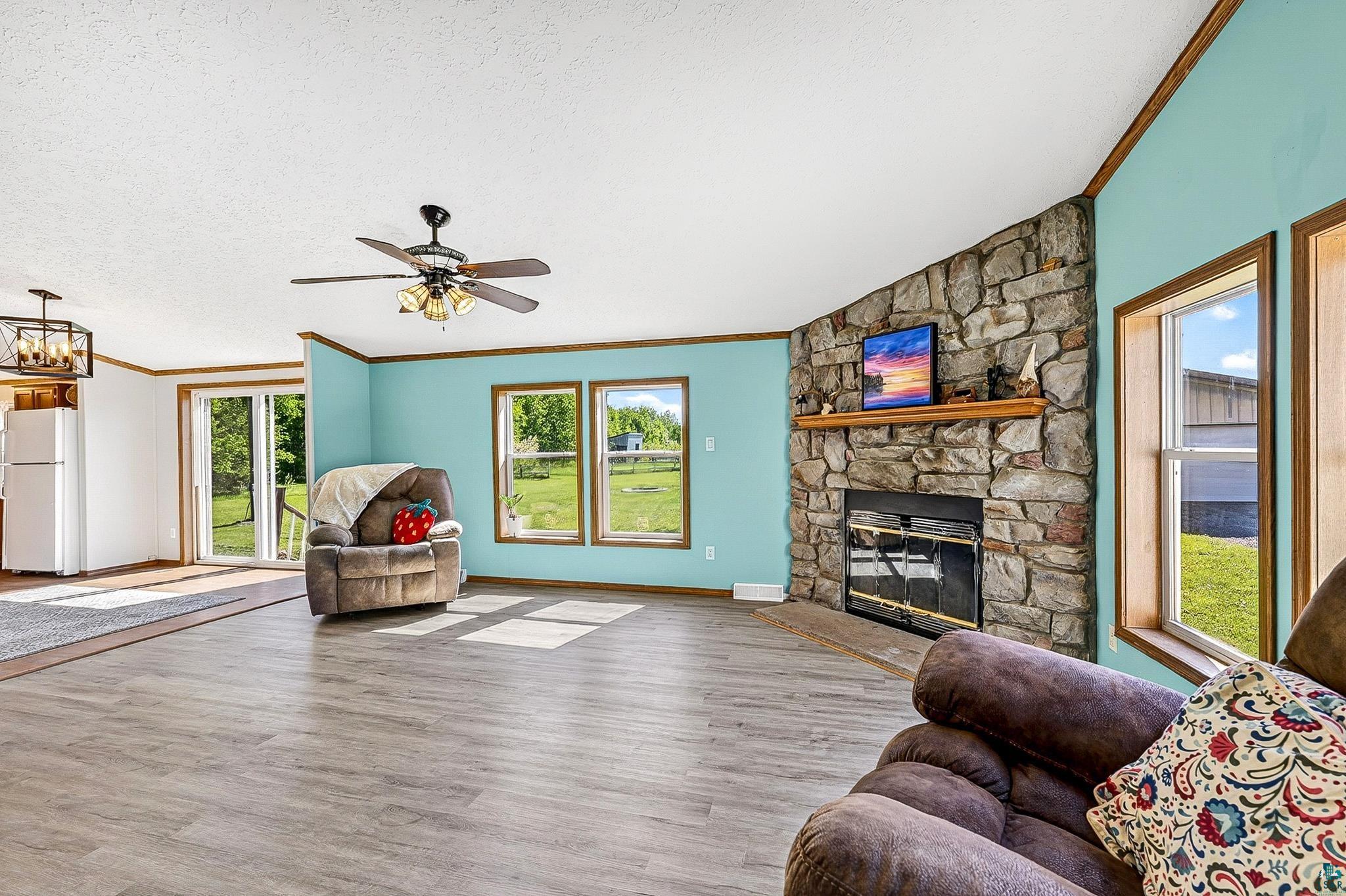 5404 S Midbon Rd, Superior, WI 54880 Listing Photo  4