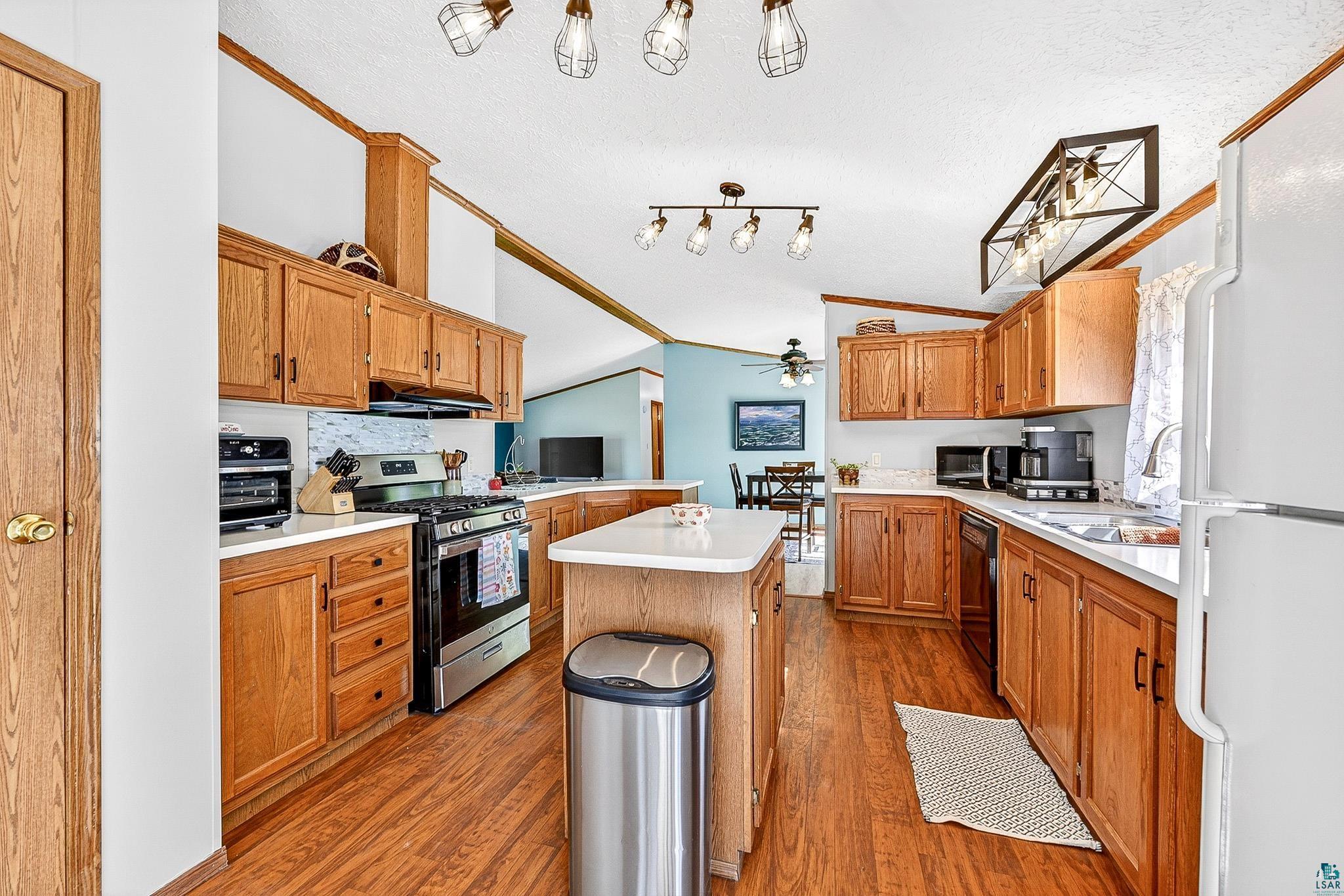5404 S Midbon Rd, Superior, WI 54880 Listing Photo  7