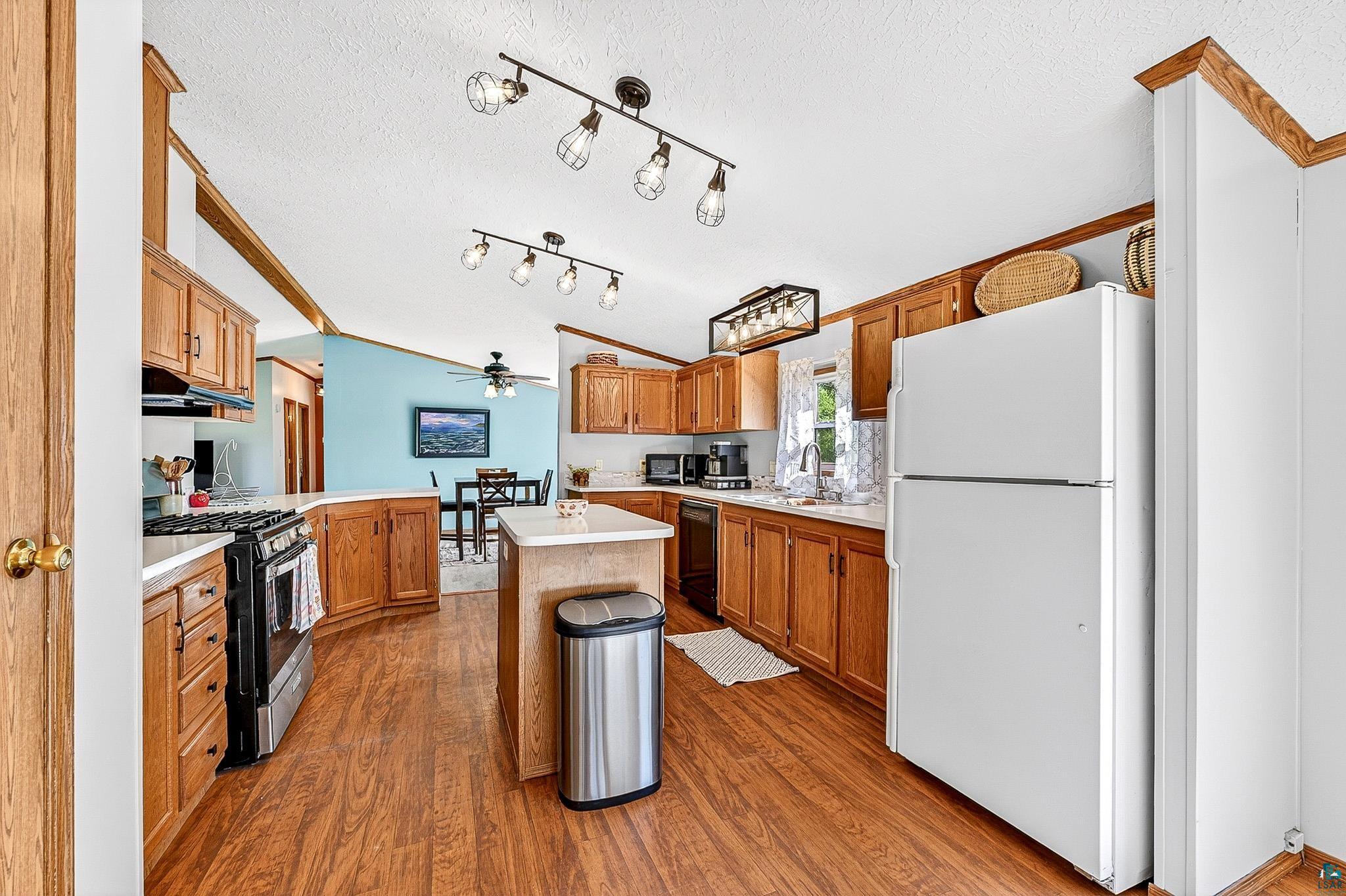 5404 S Midbon Rd, Superior, WI 54880 Listing Photo  8