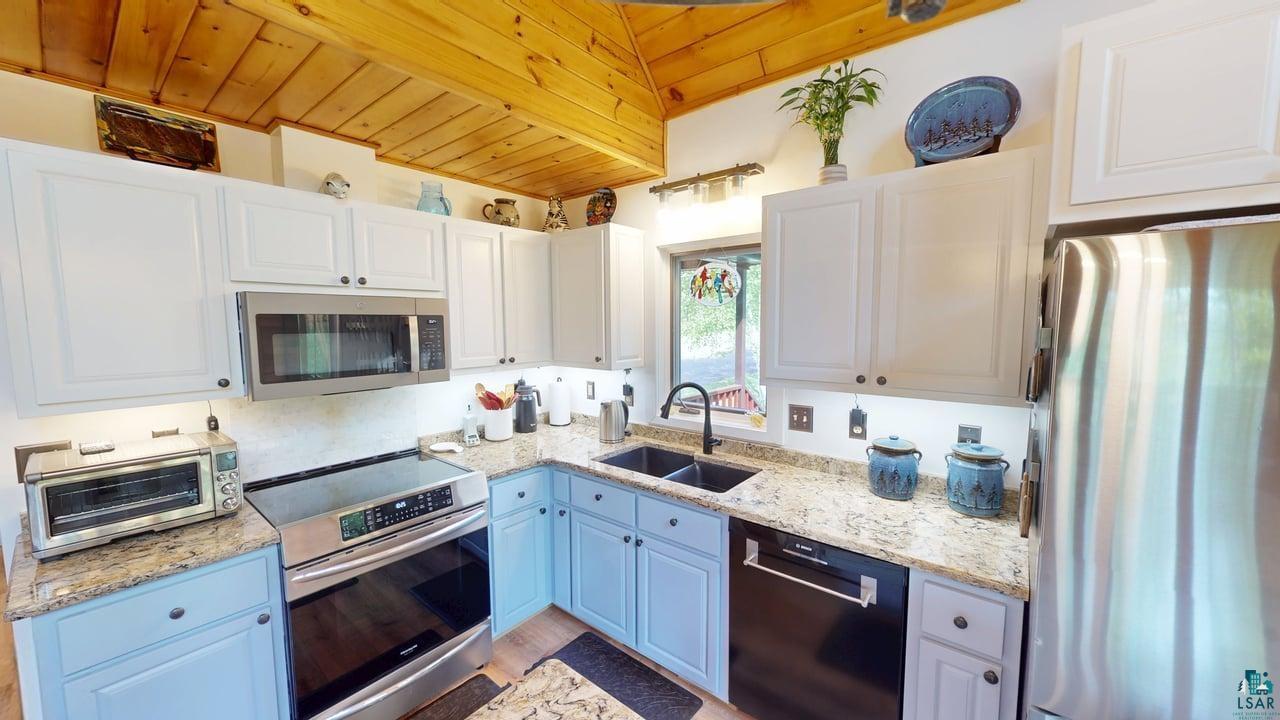 44 Lodge Ln, Lutsen, MN 55612 Listing Photo  9