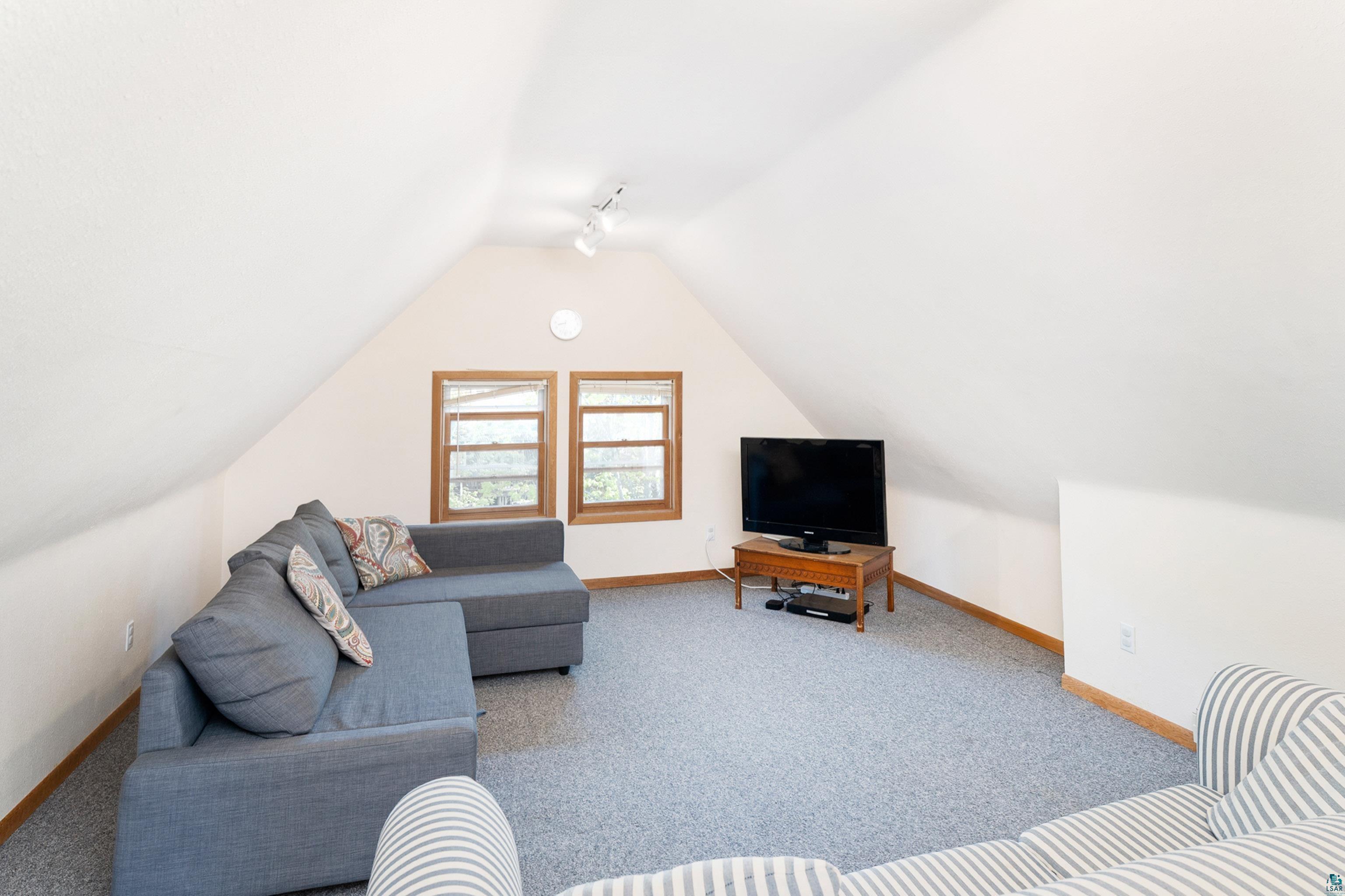 5410 Oneida St, Duluth, MN 55804 Listing Photo  33
