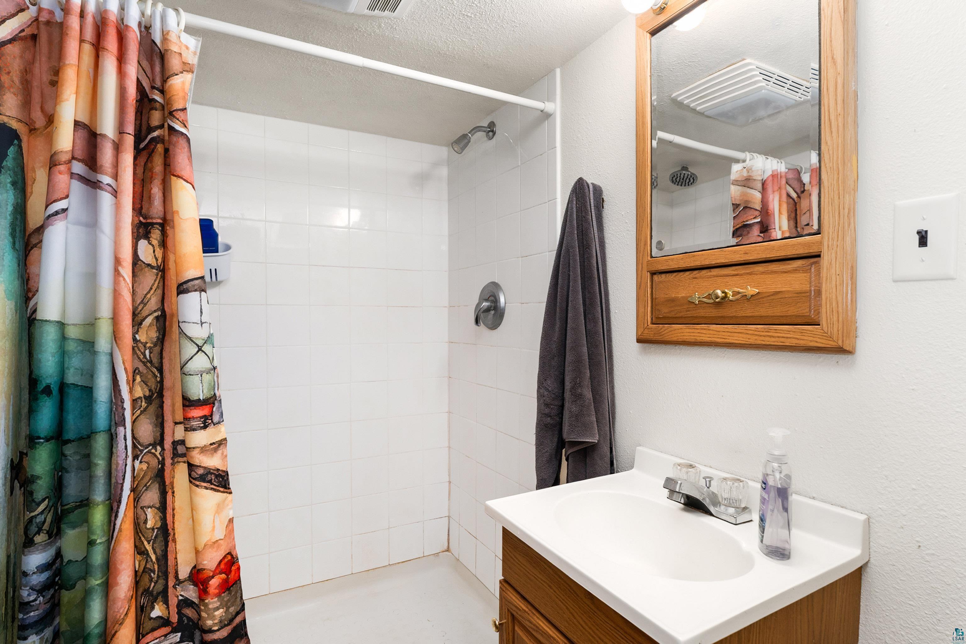 5410 Oneida St, Duluth, MN 55804 Listing Photo  39