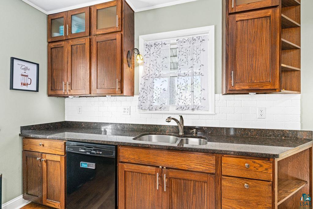 4706 Pitt St, Duluth, MN 55804 Listing Photo  10