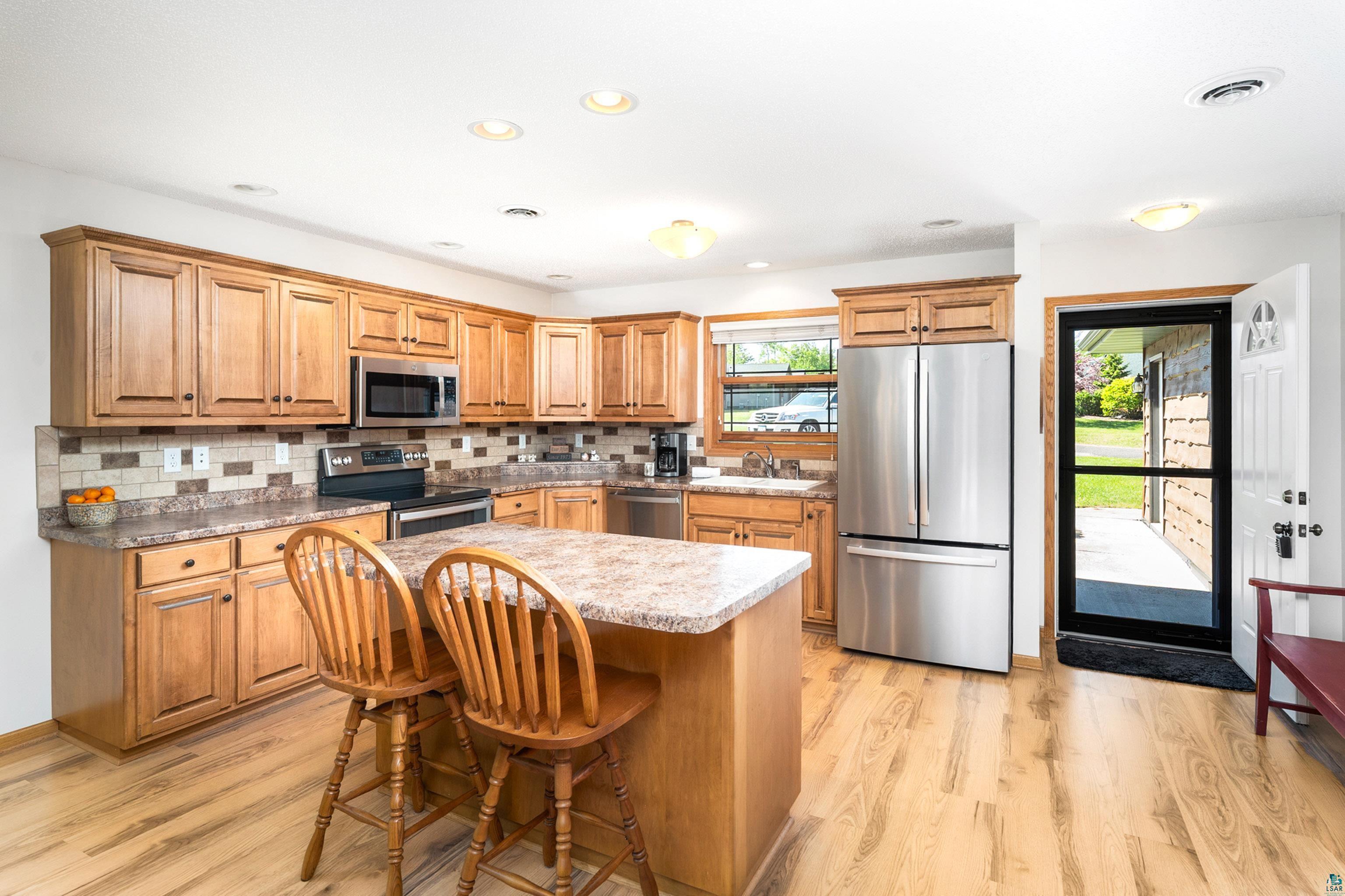 3935 Fountain Gate Dr, Duluth, MN 55811 Listing Photo  2