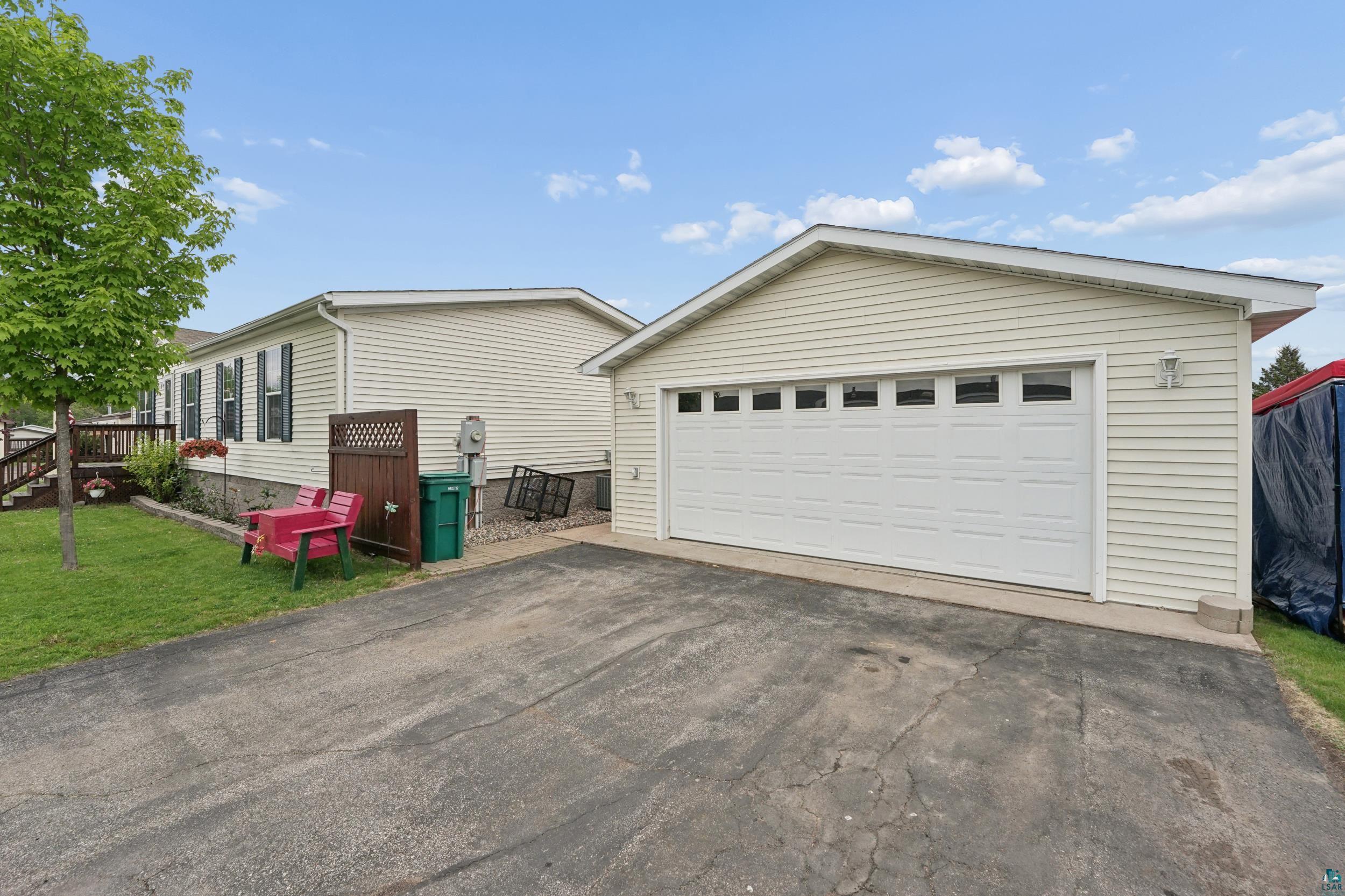 16 Magnolia Dr, Duluth, MN 55810 Listing Photo  2