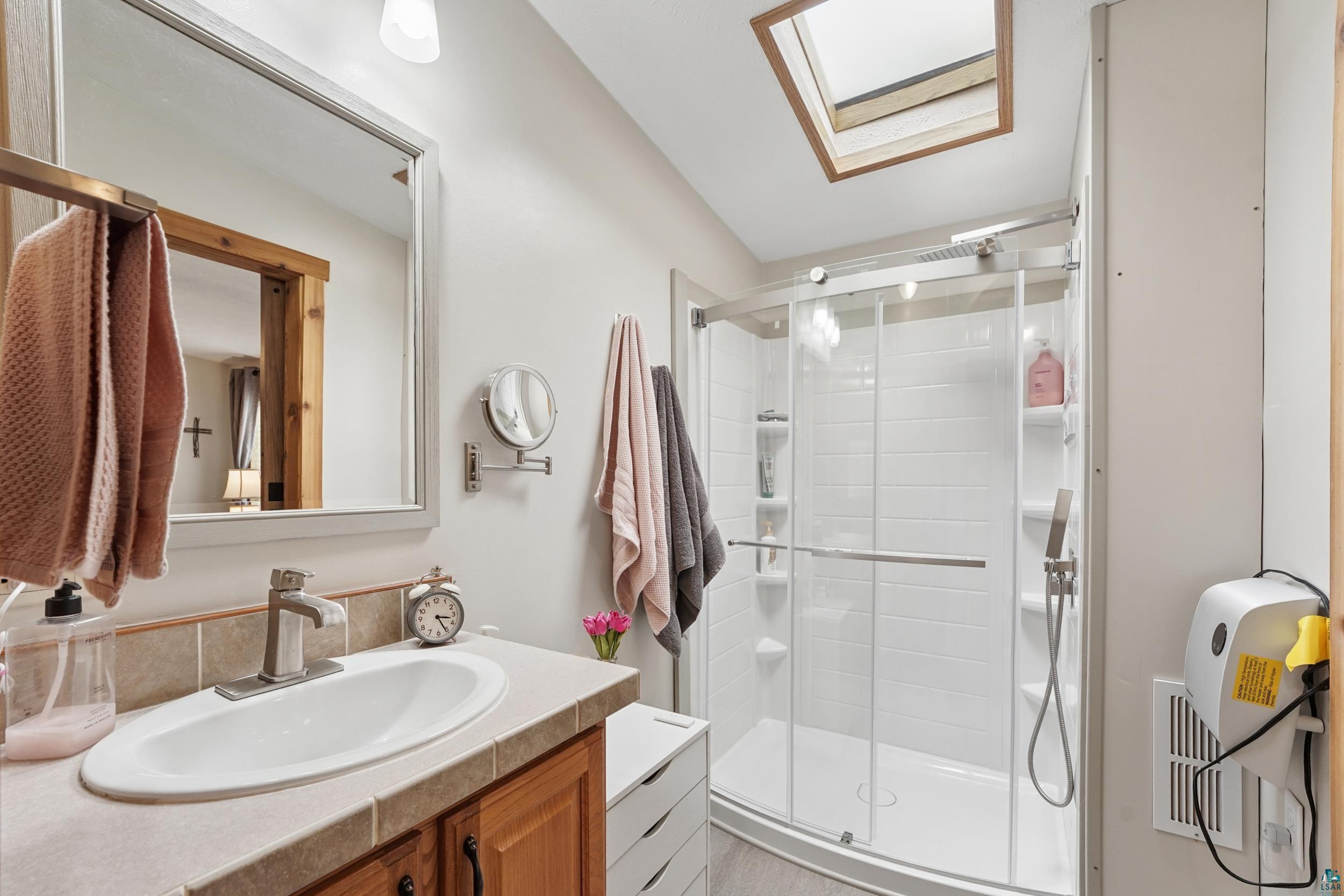 16 Magnolia Dr, Duluth, MN 55810 Listing Photo  12