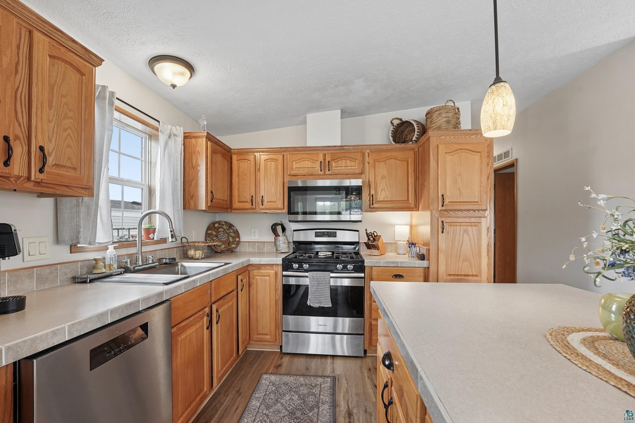 16 Magnolia Dr, Duluth, MN 55810 Listing Photo  6