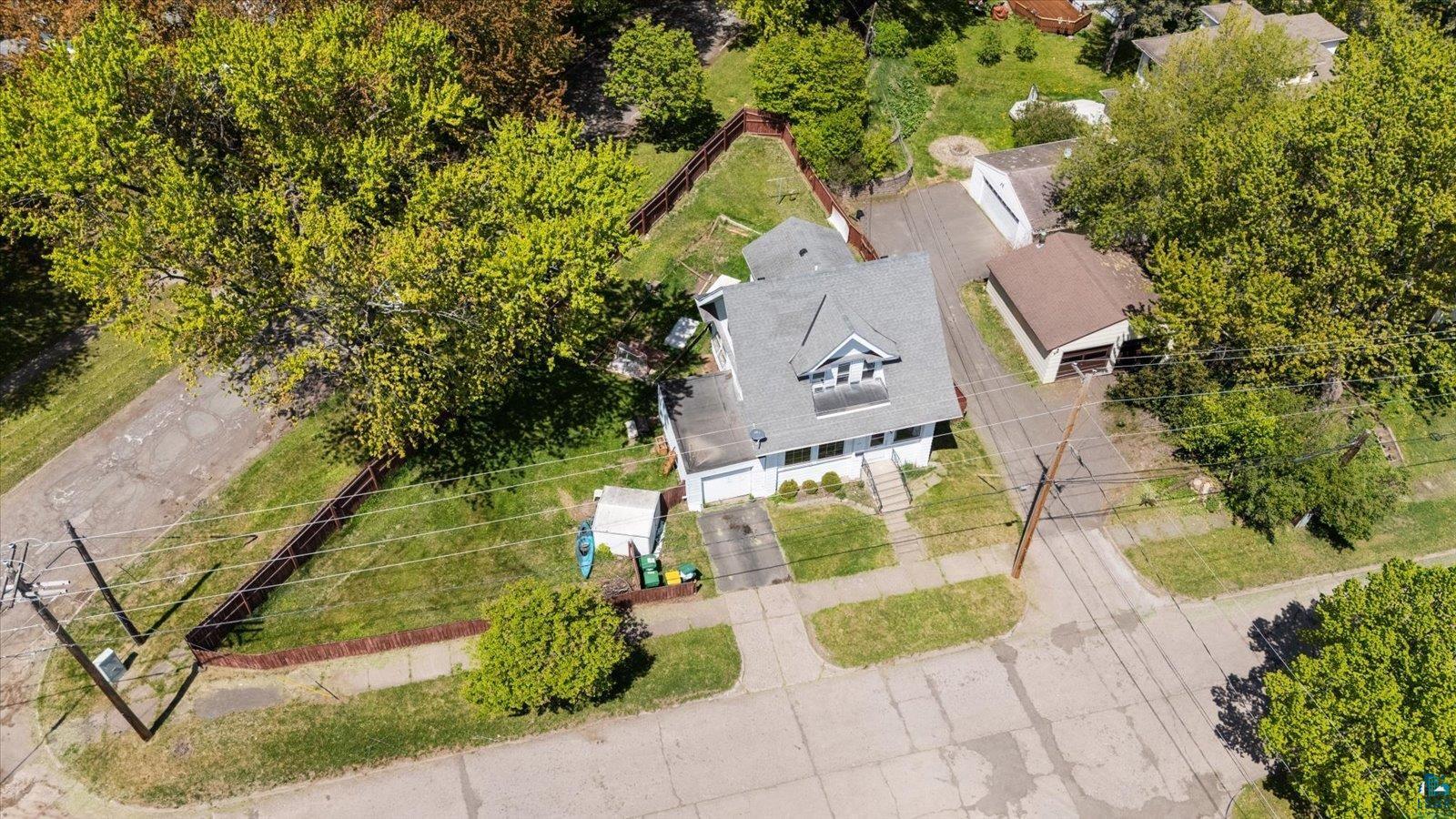 5911 Elinor St, Duluth, MN 55807 Listing Photo  4