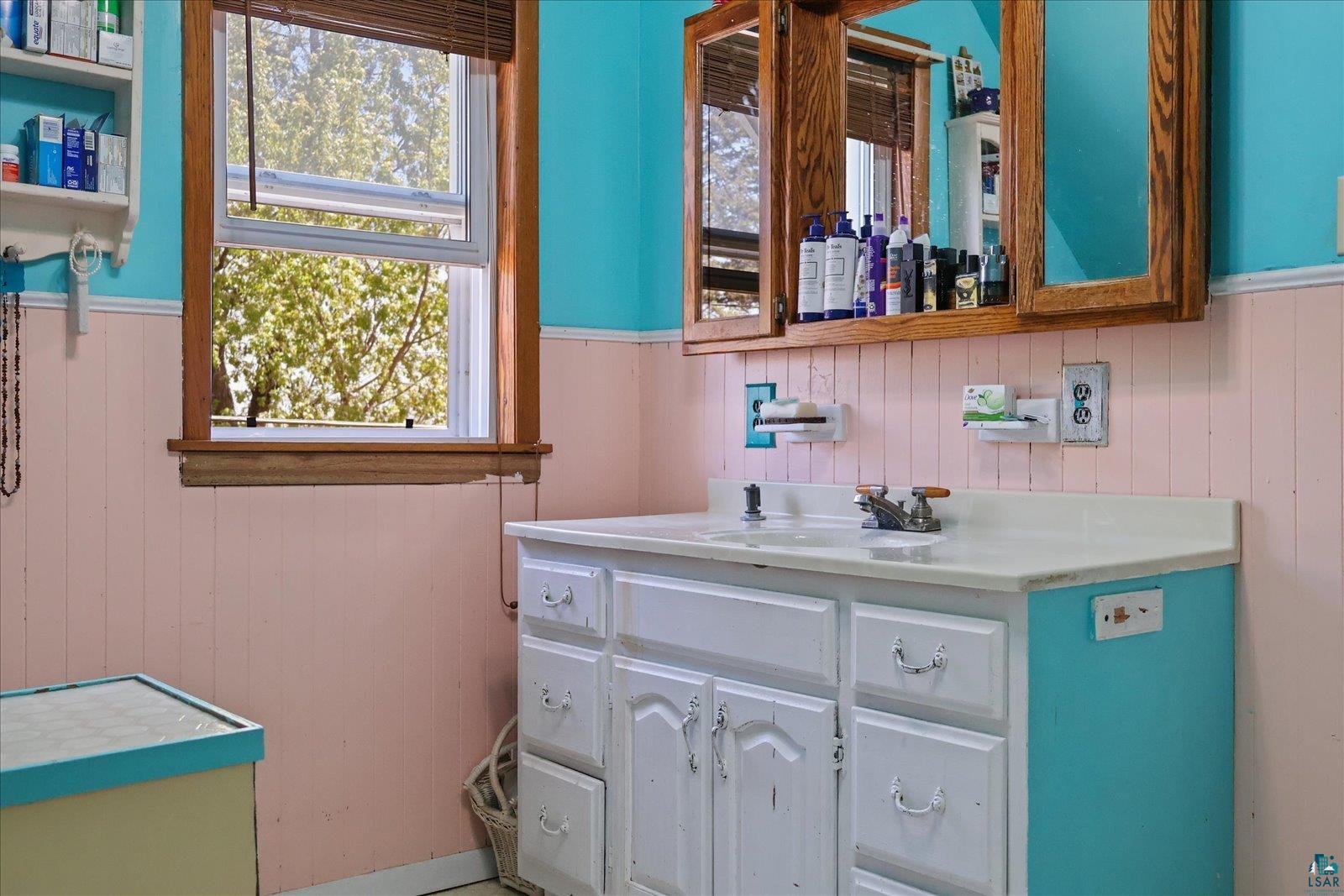 5911 Elinor St, Duluth, MN 55807 Listing Photo  48