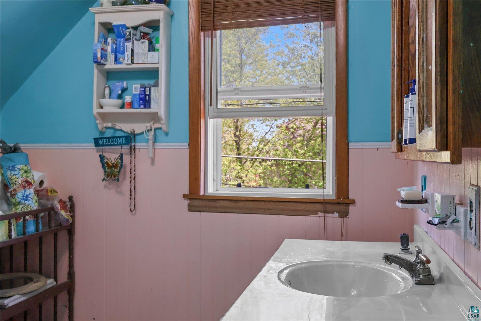 5911 Elinor St, Duluth, MN 55807 Listing Photo  49