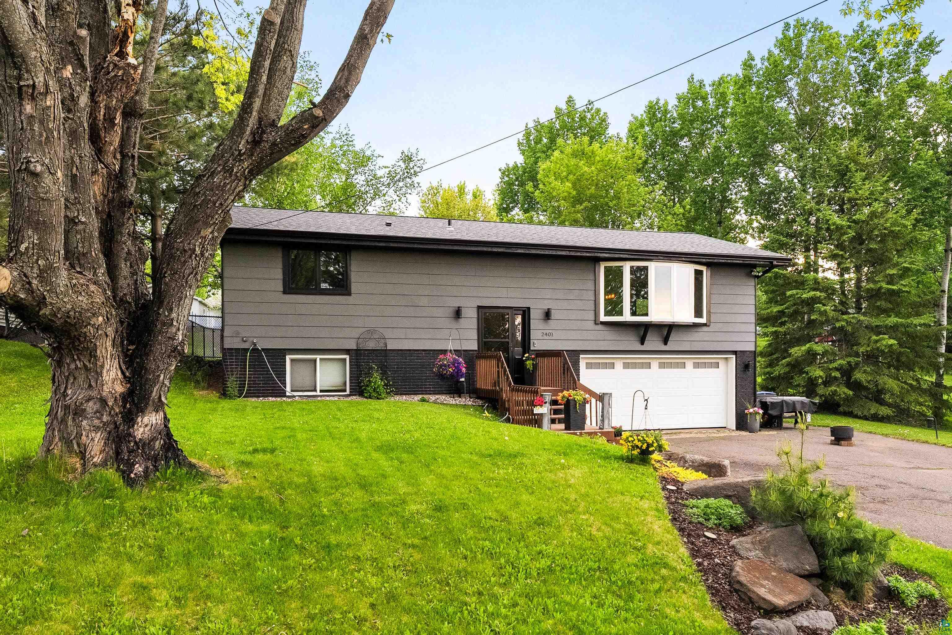 2401 W 23rd St, Duluth, MN 55811 Listing Photo  1