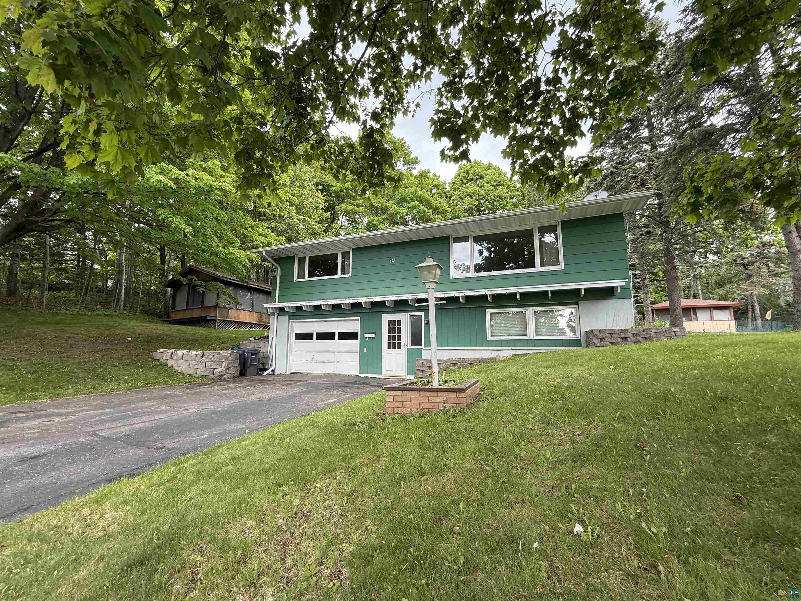 121 W Buffalo St, Duluth, MN 55811 Listing Photo  1