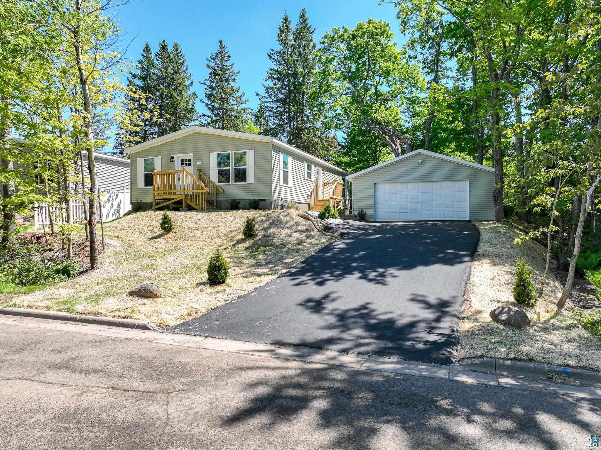 306 W Palm St, Duluth, MN 55811 Listing Photo  1