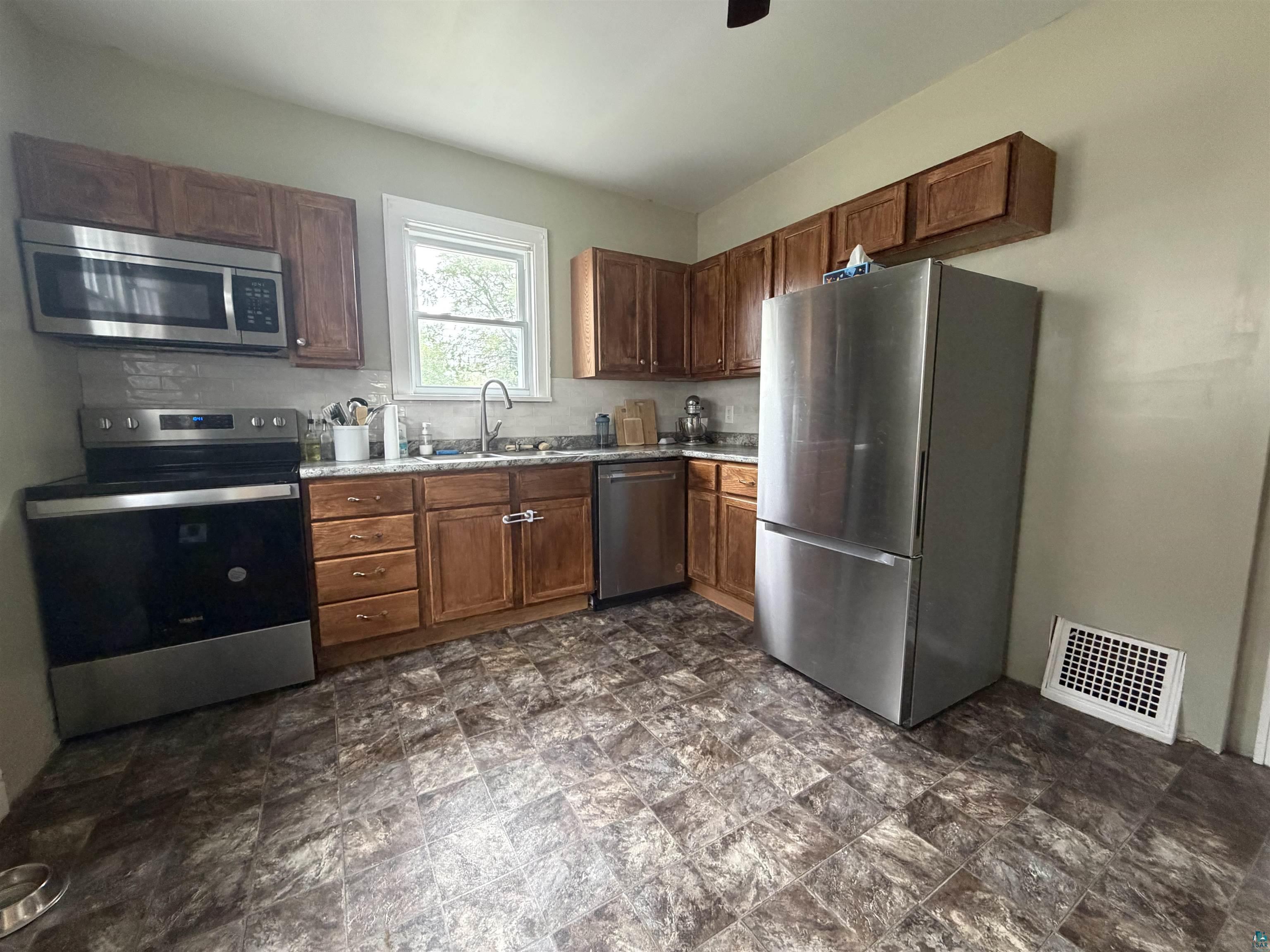 2430 Ogden Ave, Superior, WI 54880 Listing Photo  7