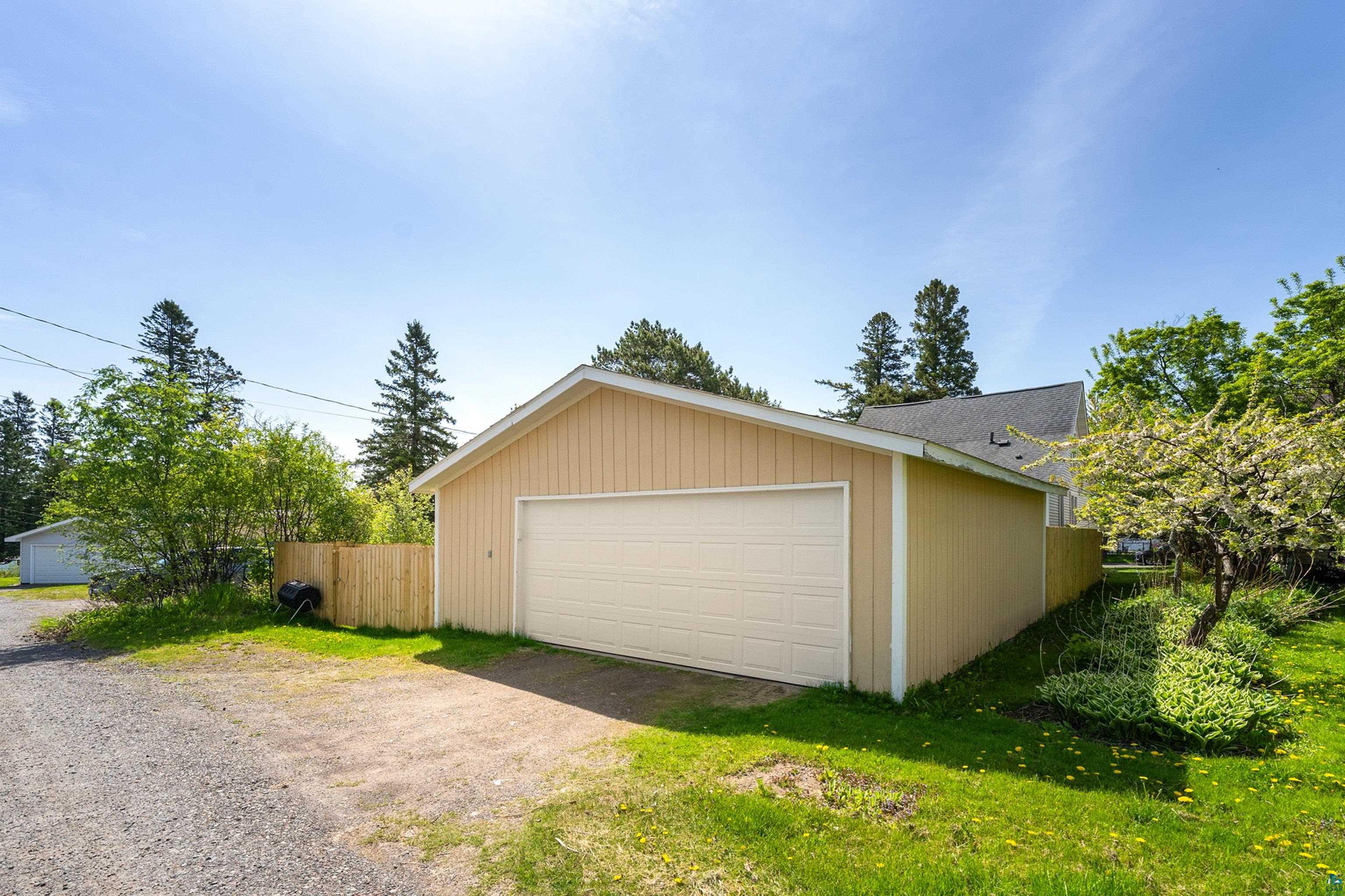 5005 Tioga St, Duluth, MN 55804 Listing Photo  55
