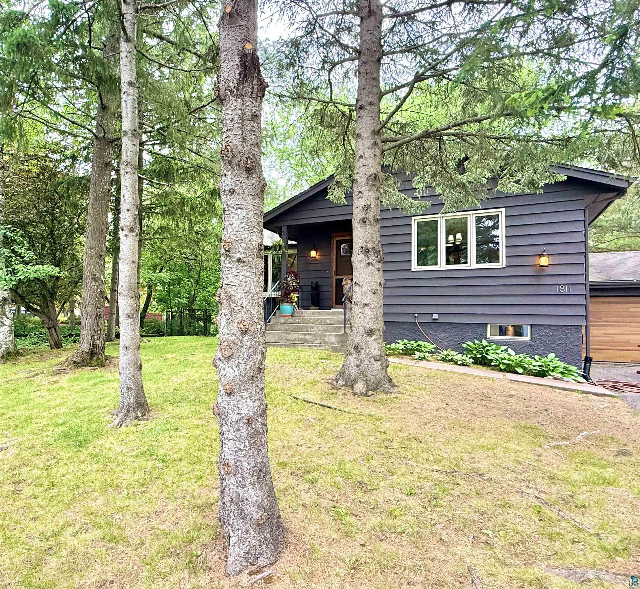 1811 Columbus Ave, Duluth, MN 55803 Listing Photo  4