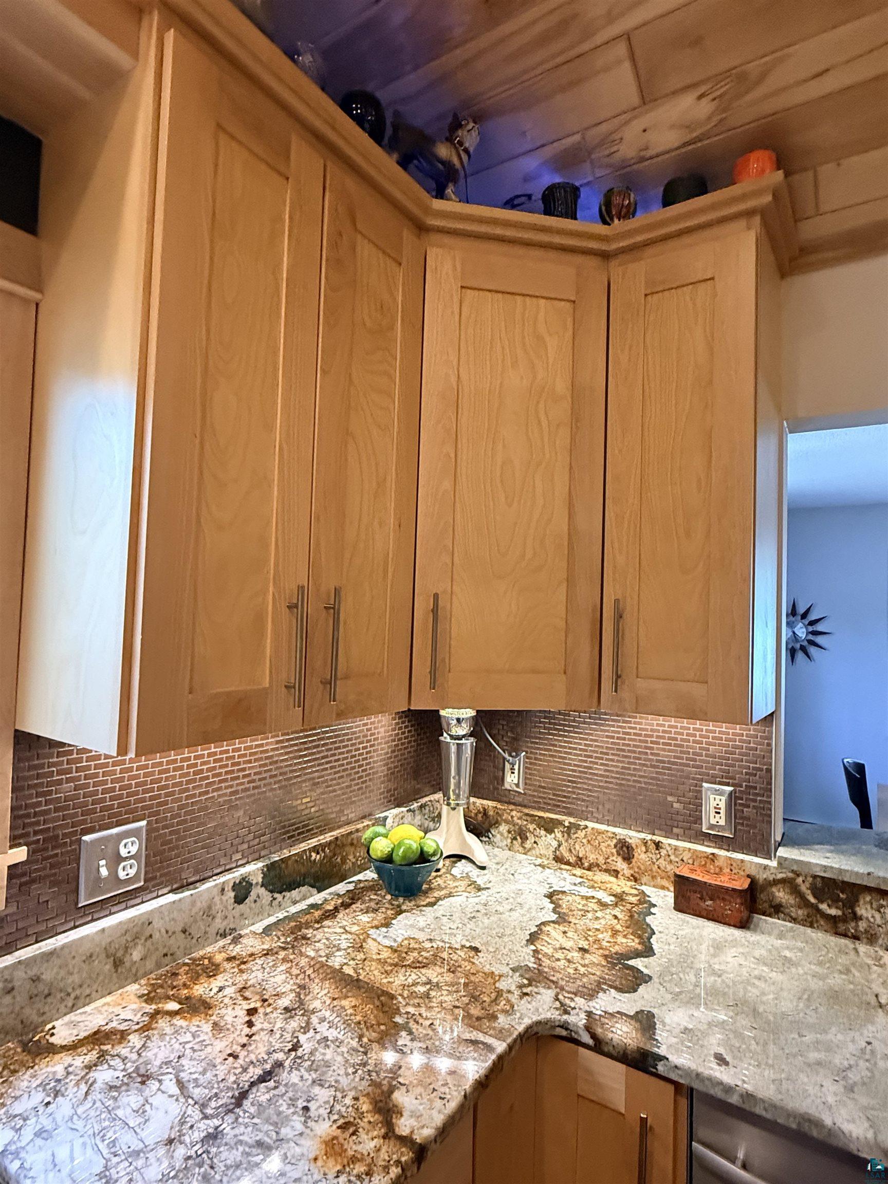 1811 Columbus Ave, Duluth, MN 55803 Listing Photo  83