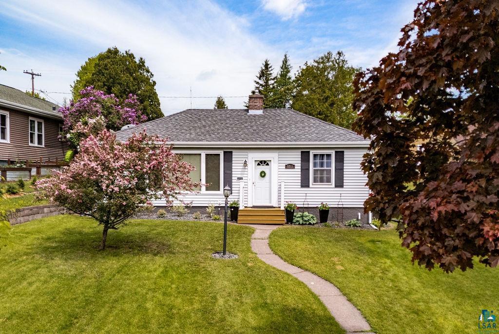 5211 Oneida St, Duluth, MN 55804 Listing Photo  1
