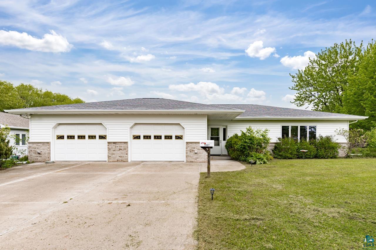 3007 E 7th St, Superior, WI 54880 Listing Photo  1