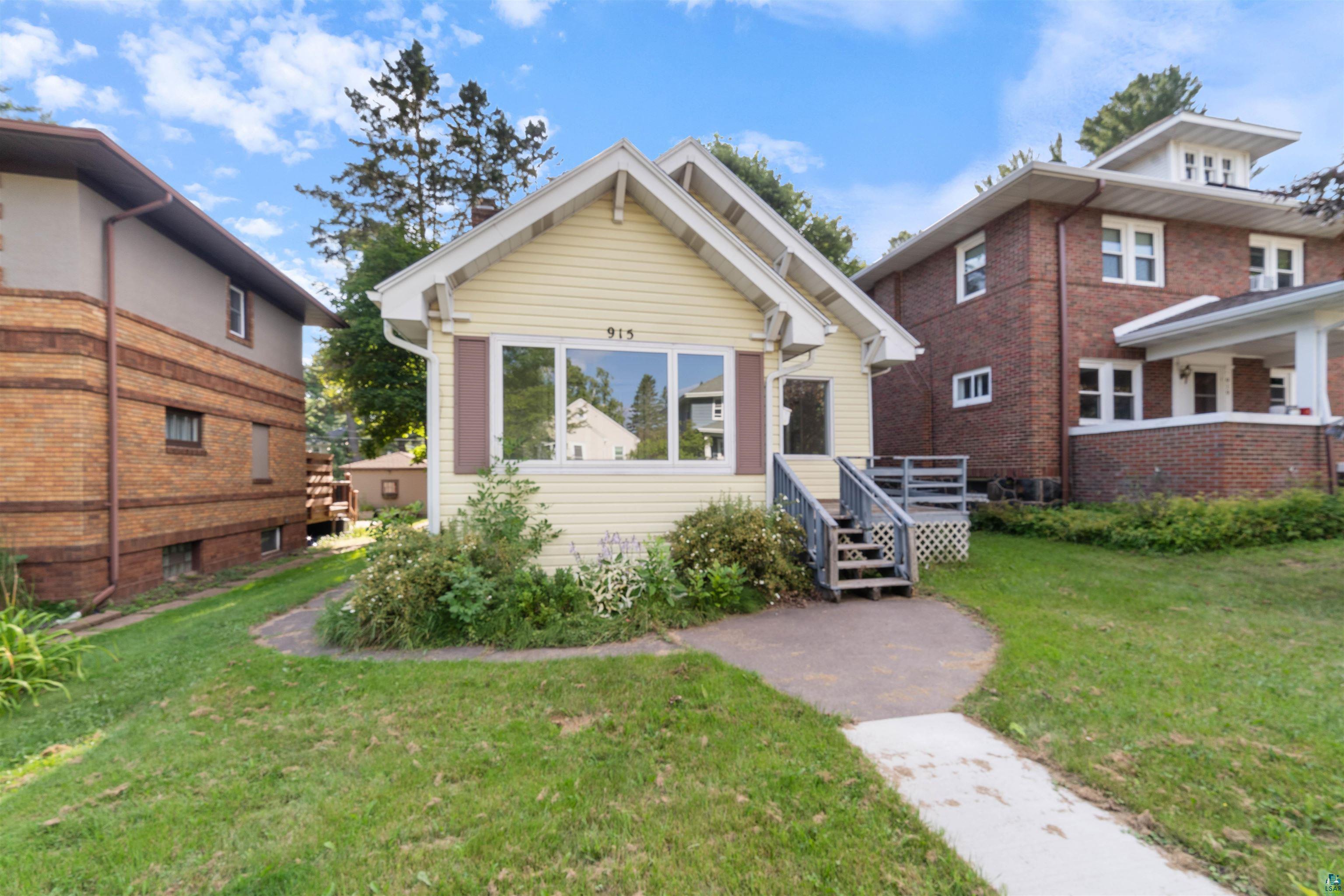 915 Grandview Ave, Duluth, MN 55812 Listing Photo  1