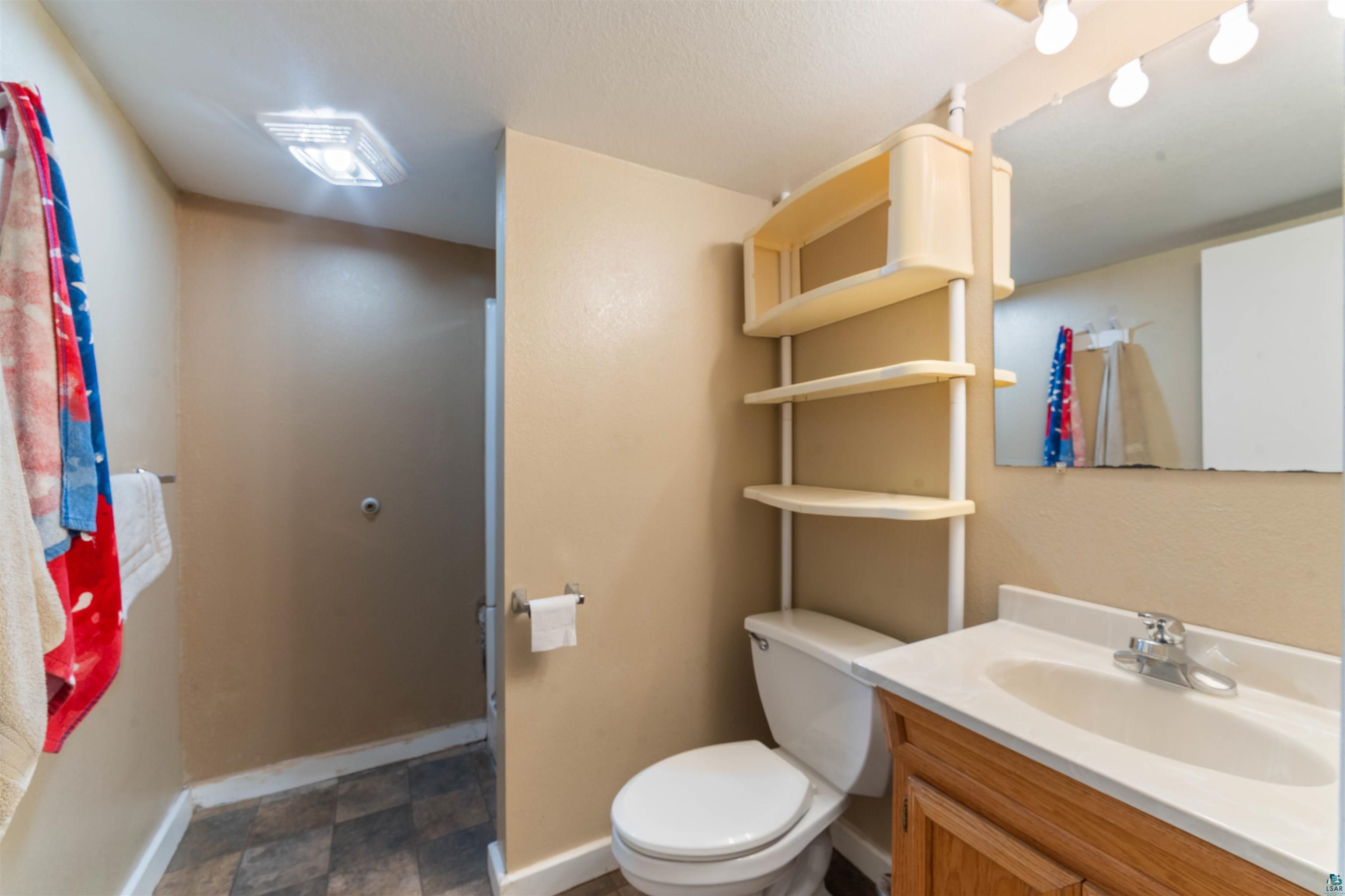 915 Grandview Ave, Duluth, MN 55812 Listing Photo  18