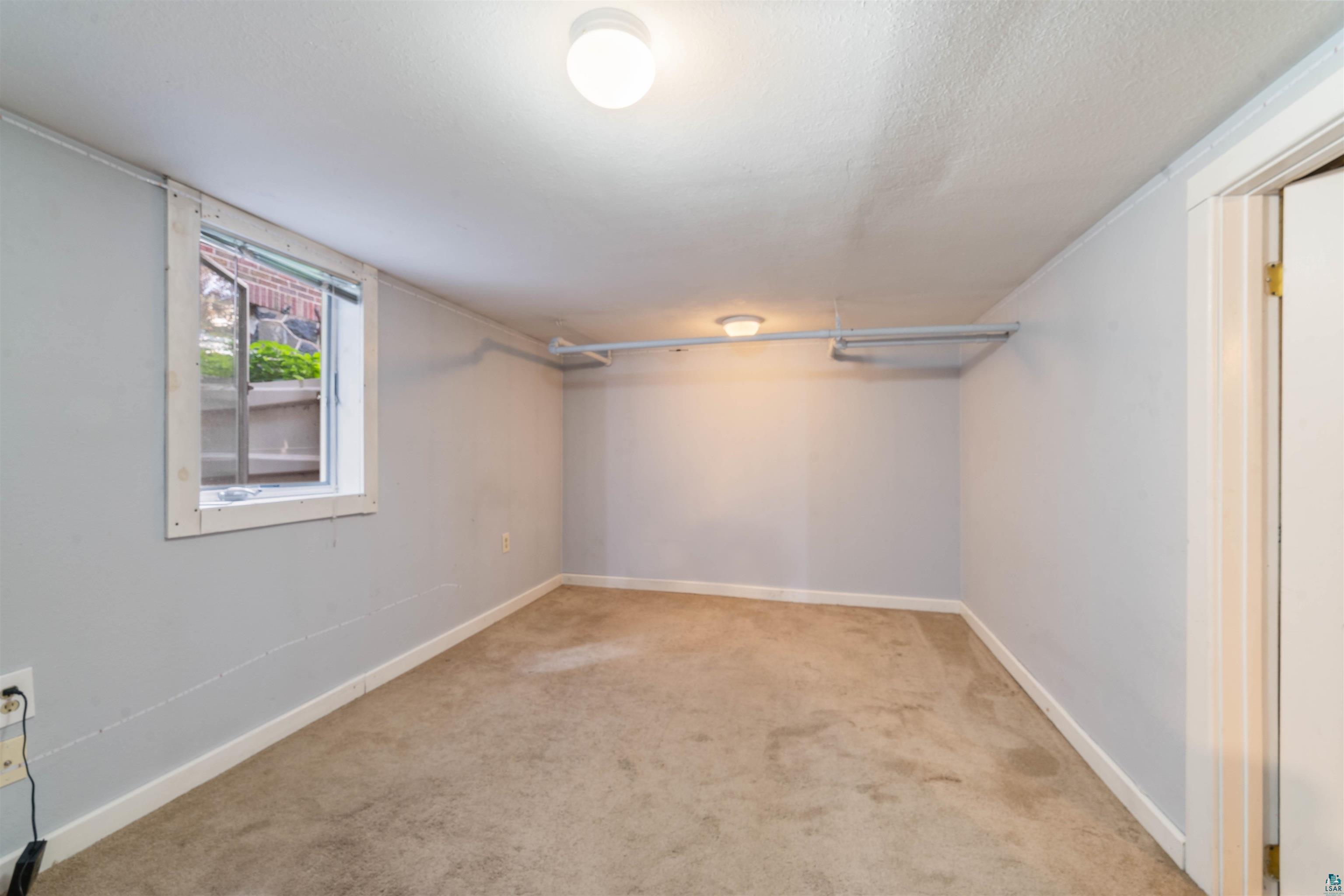 915 Grandview Ave, Duluth, MN 55812 Listing Photo  21