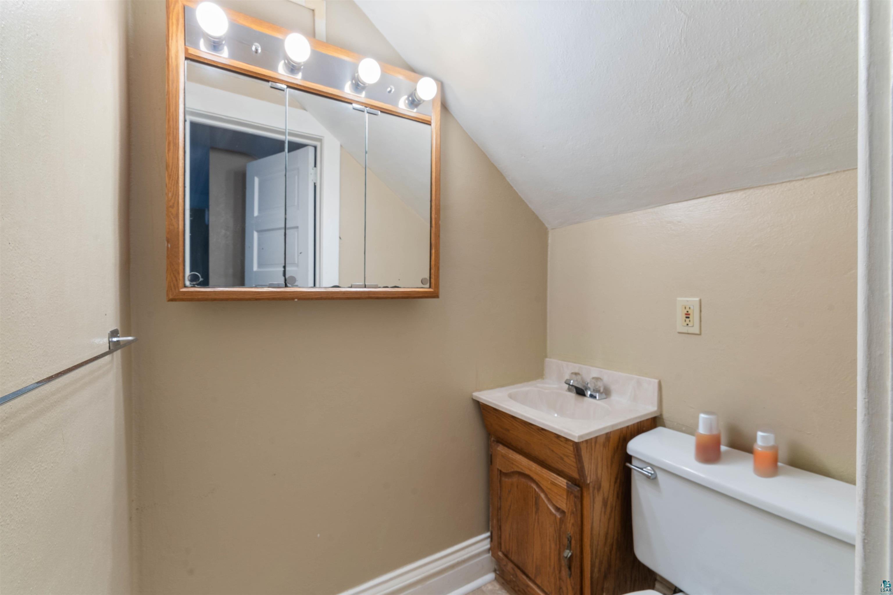 915 Grandview Ave, Duluth, MN 55812 Listing Photo  26