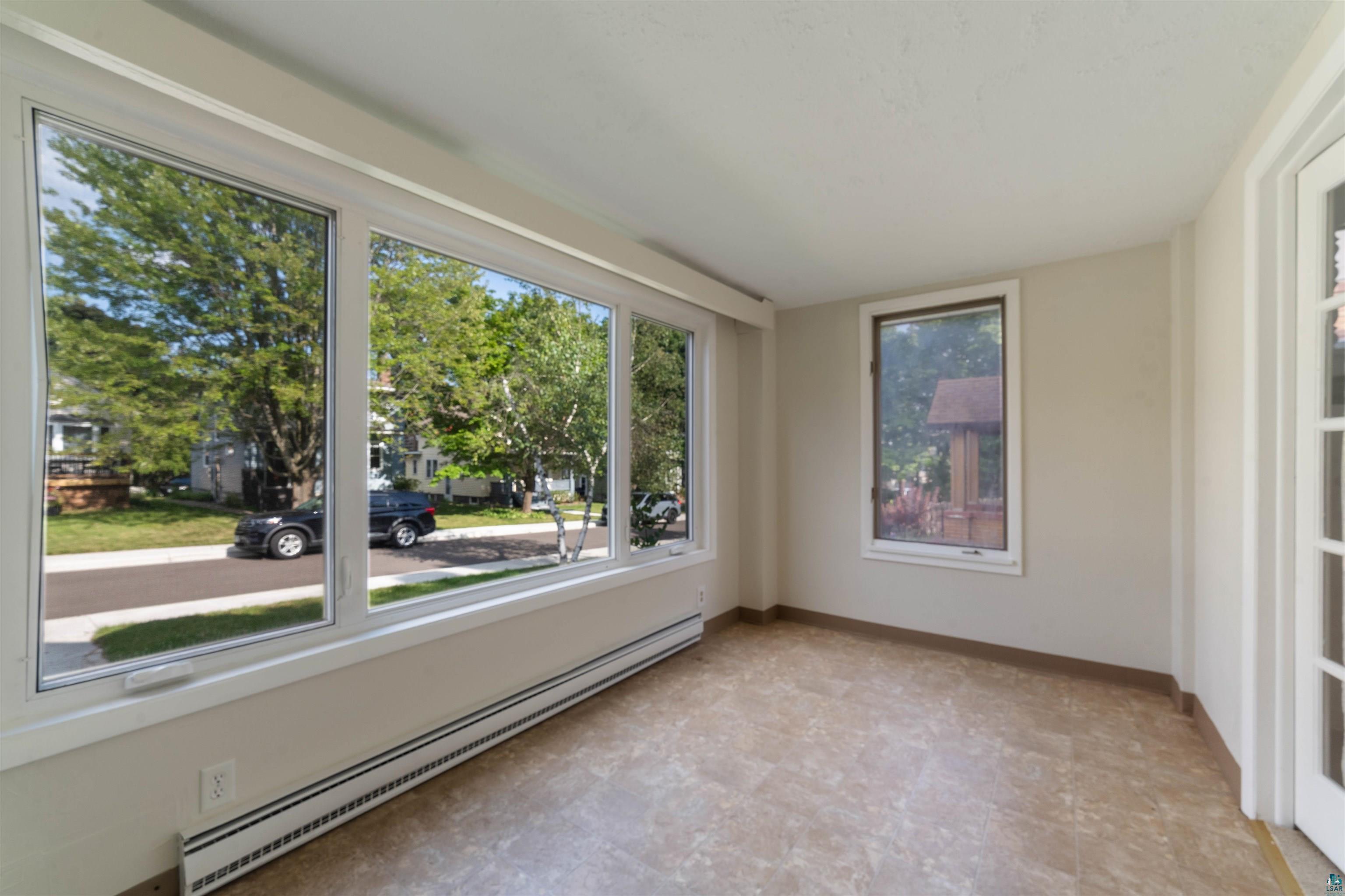 915 Grandview Ave, Duluth, MN 55812 Listing Photo  7