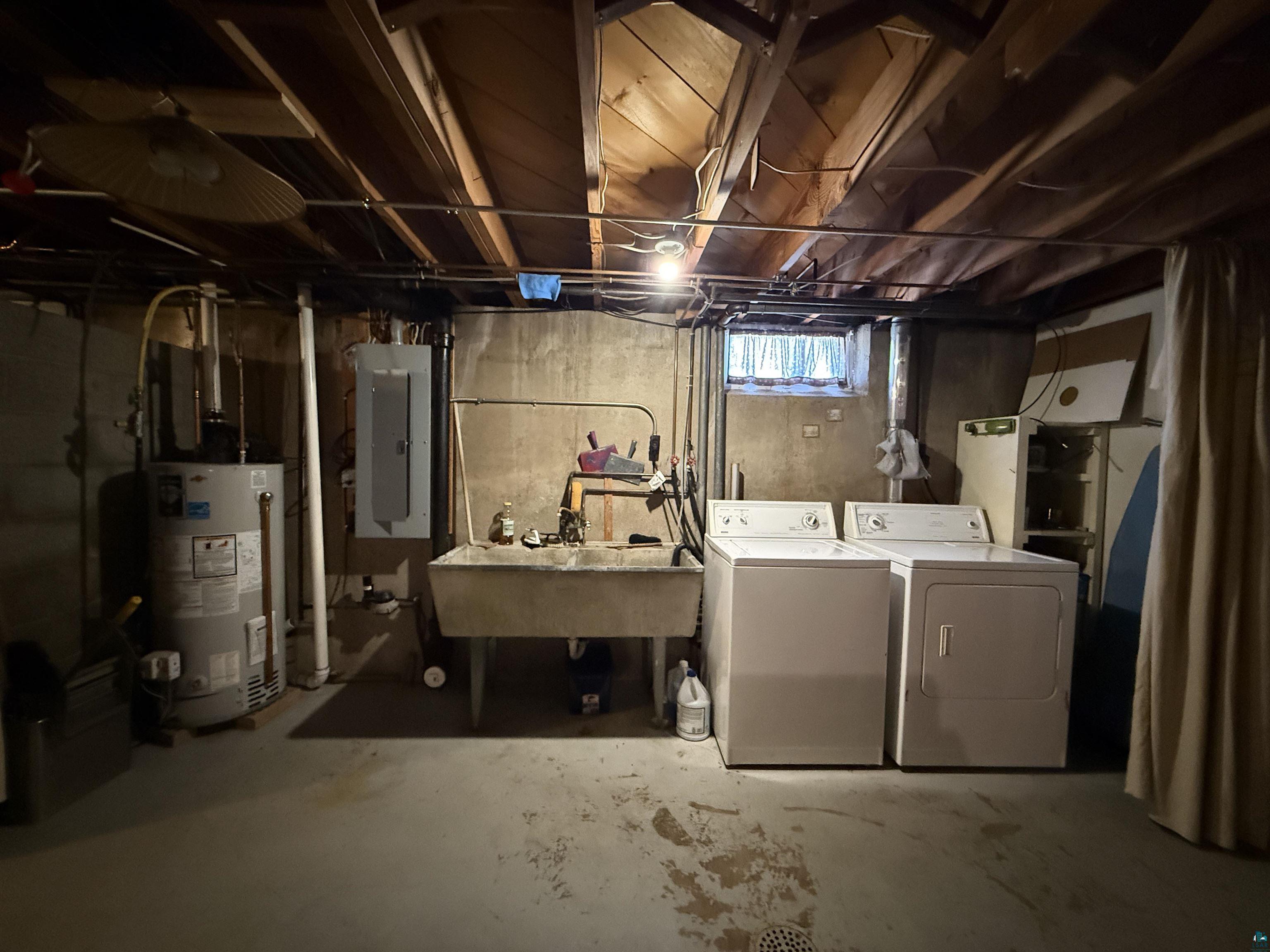 607 3rd St NE, Chisholm, MN 55719 Listing Photo  24