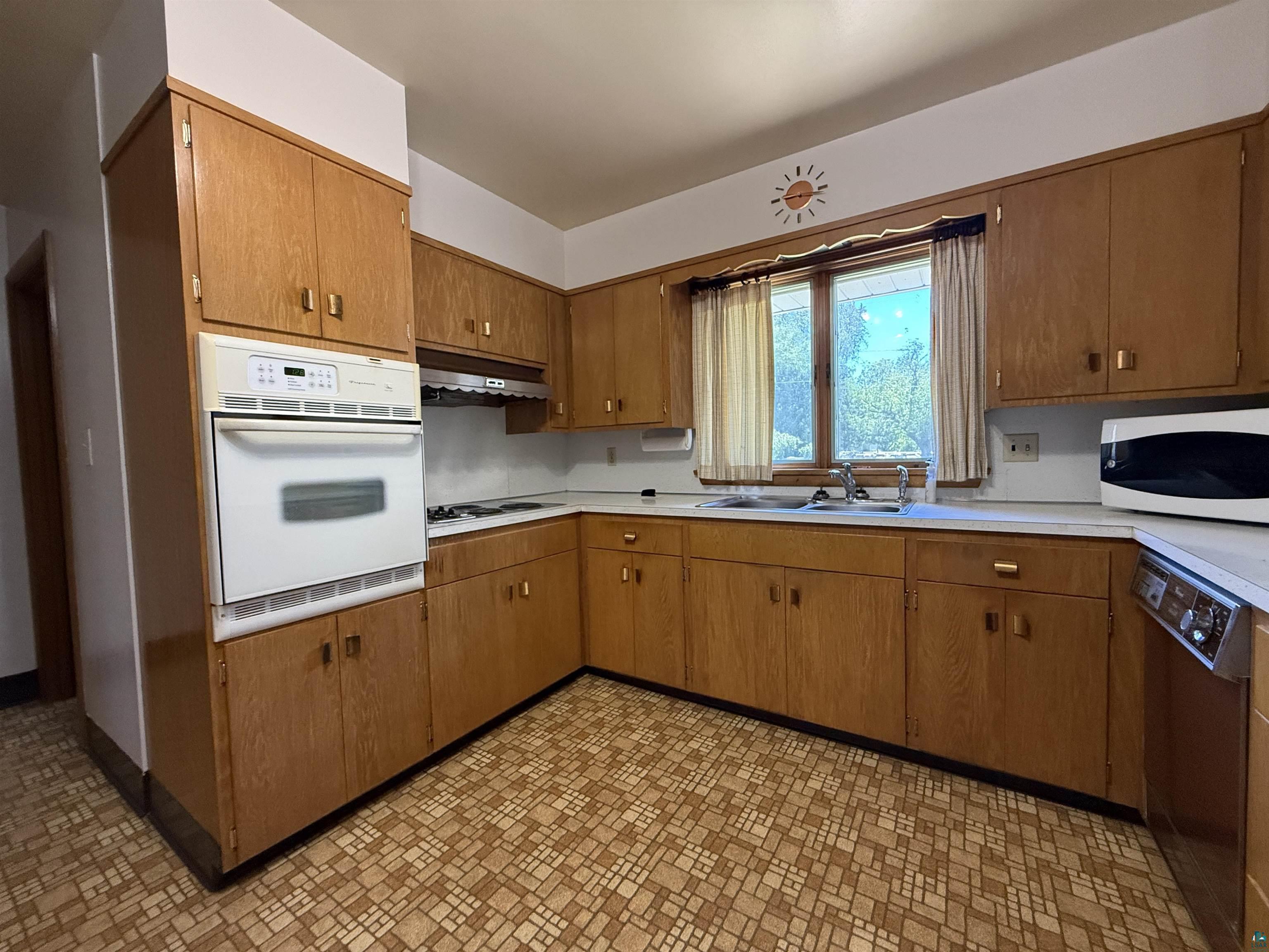 607 3rd St NE, Chisholm, MN 55719 Listing Photo  10