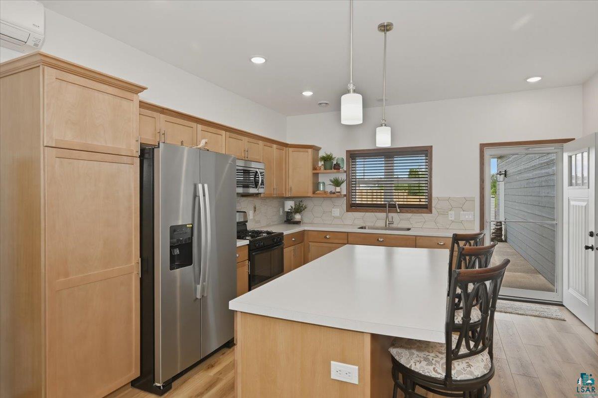 2213 Oakes Ave, Superior, WI 54880 Listing Photo  6