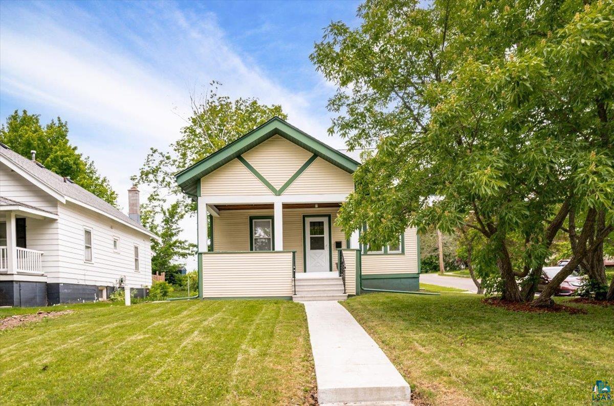 131 E Winona St, Duluth, MN 55803 Listing Photo  1