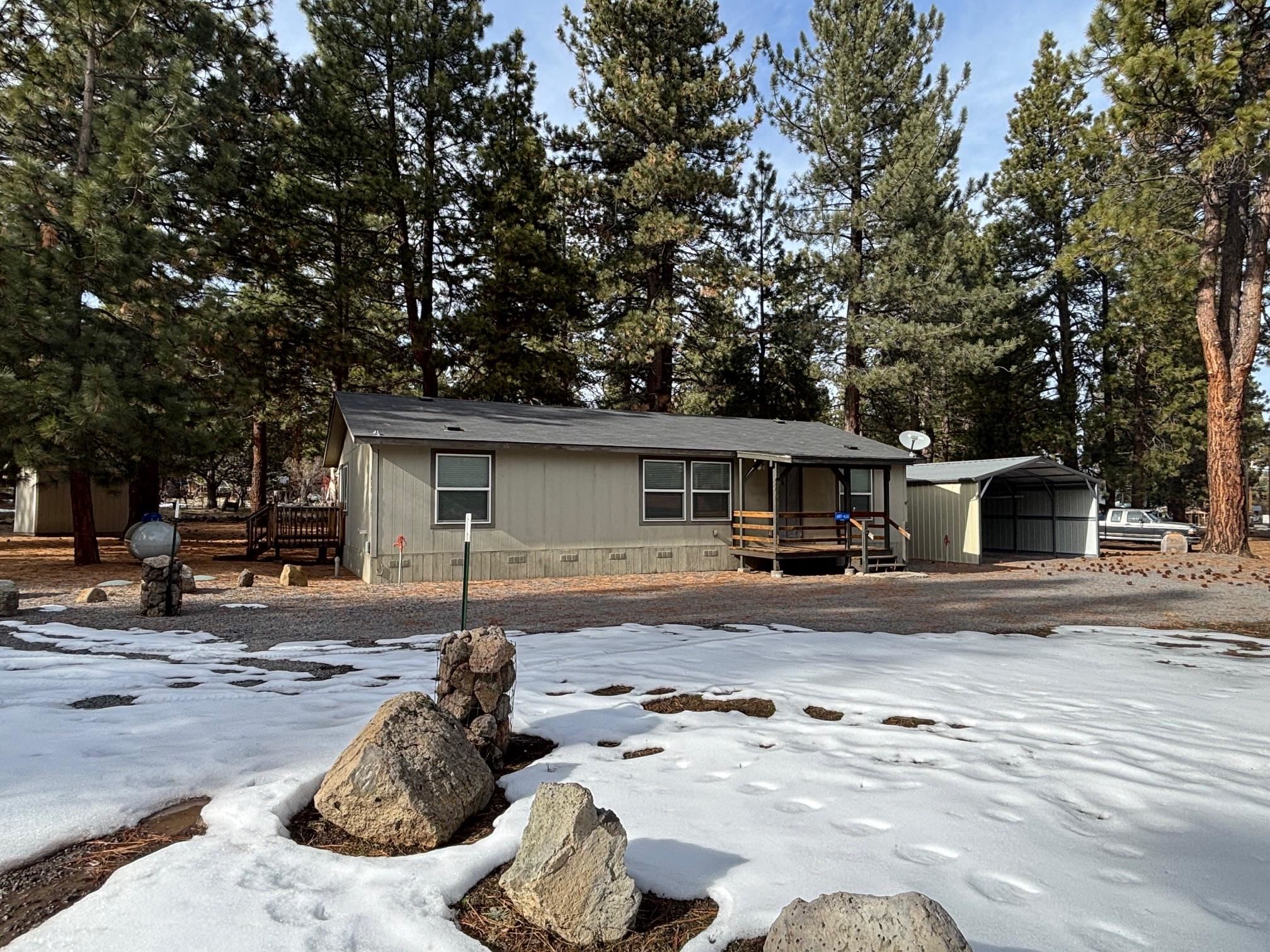 687-635 Hollywood Way