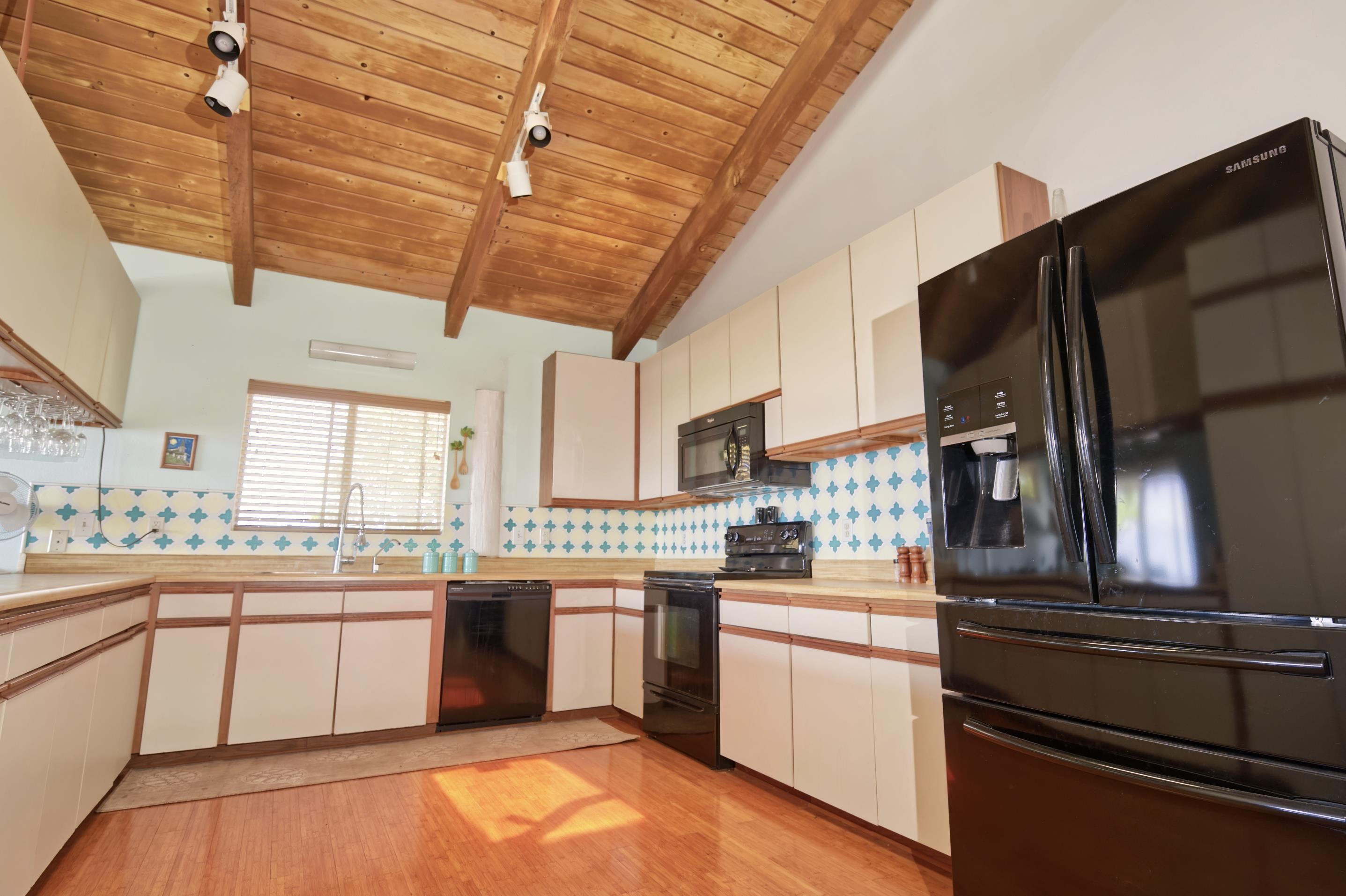 2452 Kamehameha V Hwy, Kaunakakai, HI, 96748