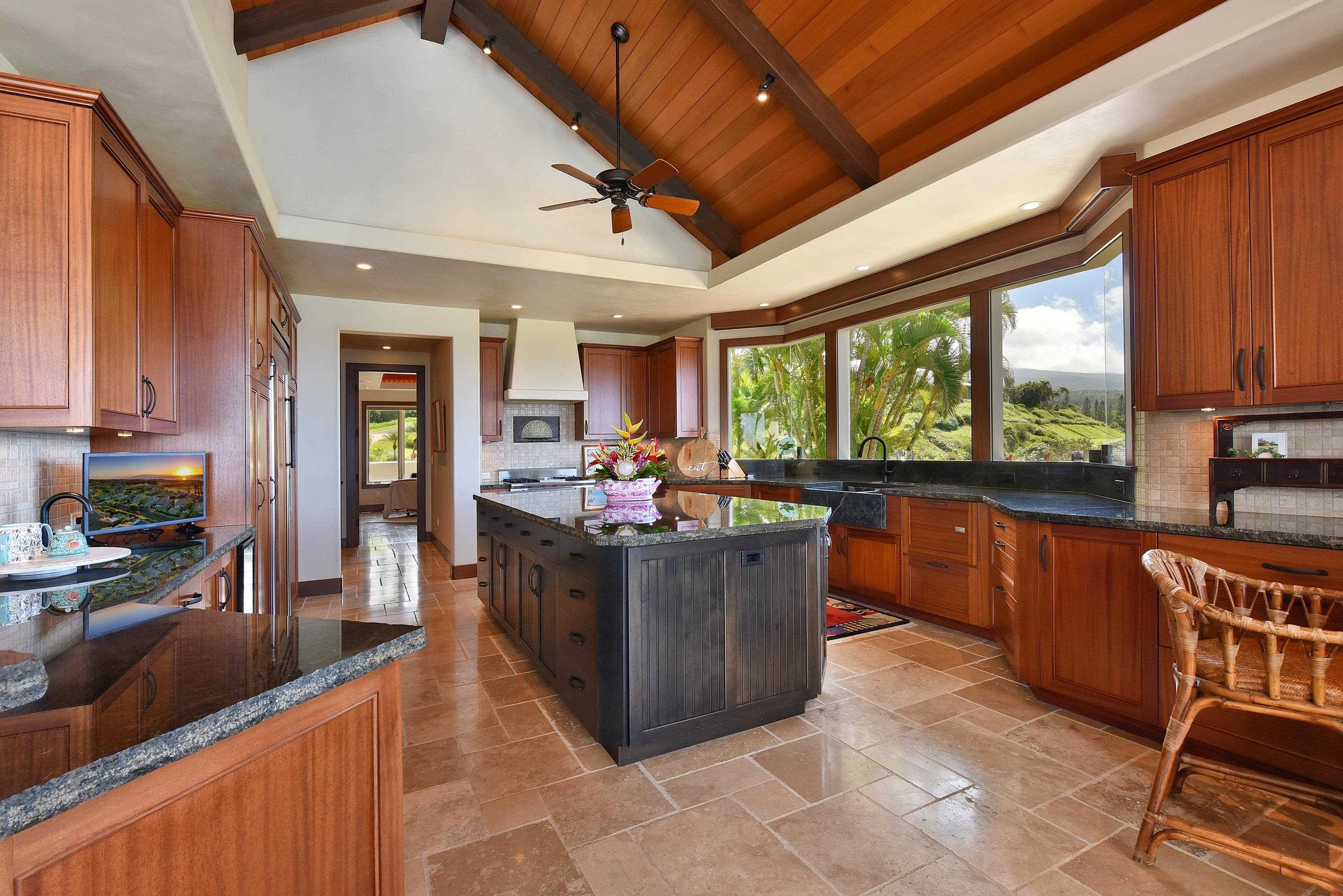 100 Woodrose Pl, Lahaina, HI, 96761
