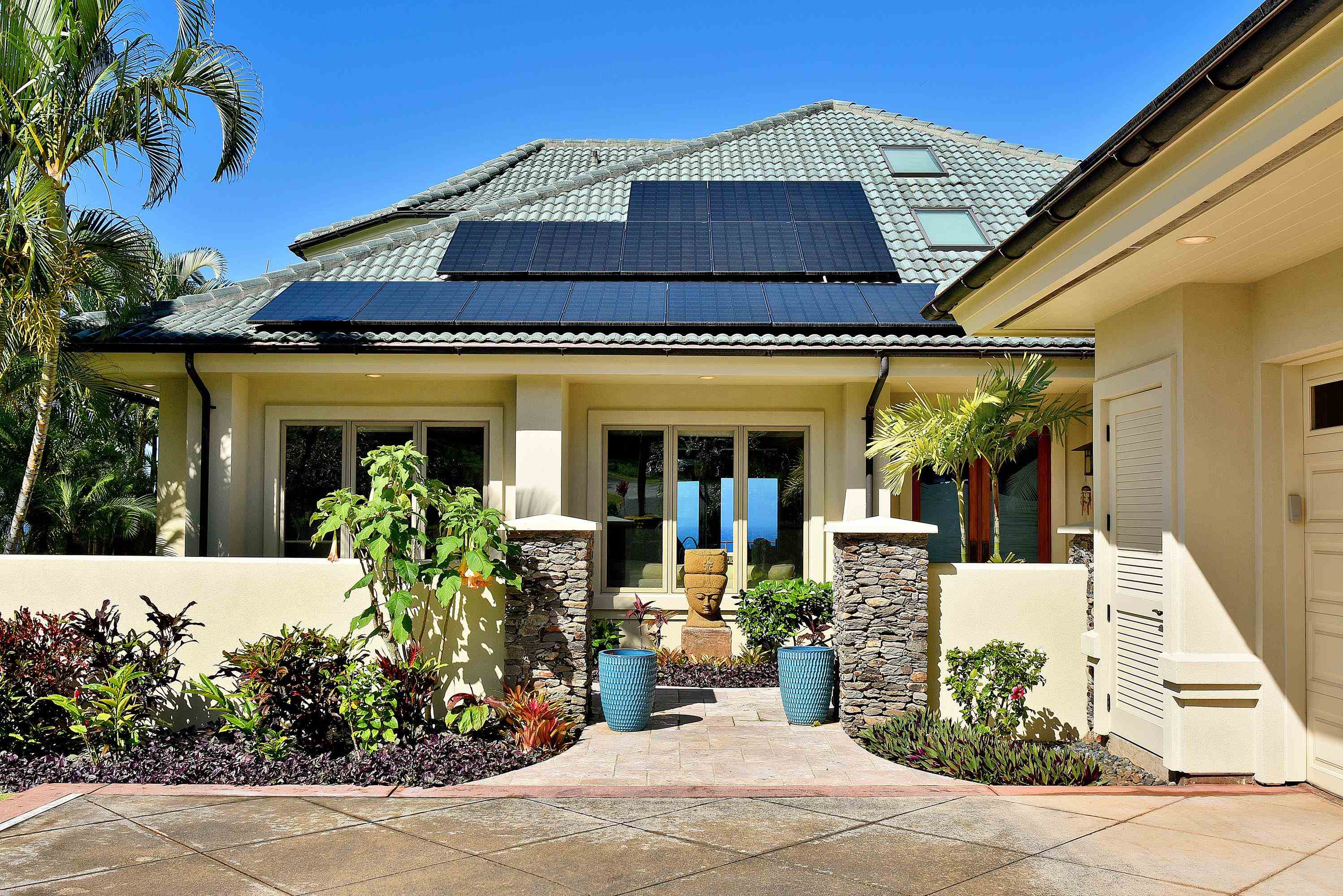 100 Woodrose Pl, Lahaina, HI, 96761