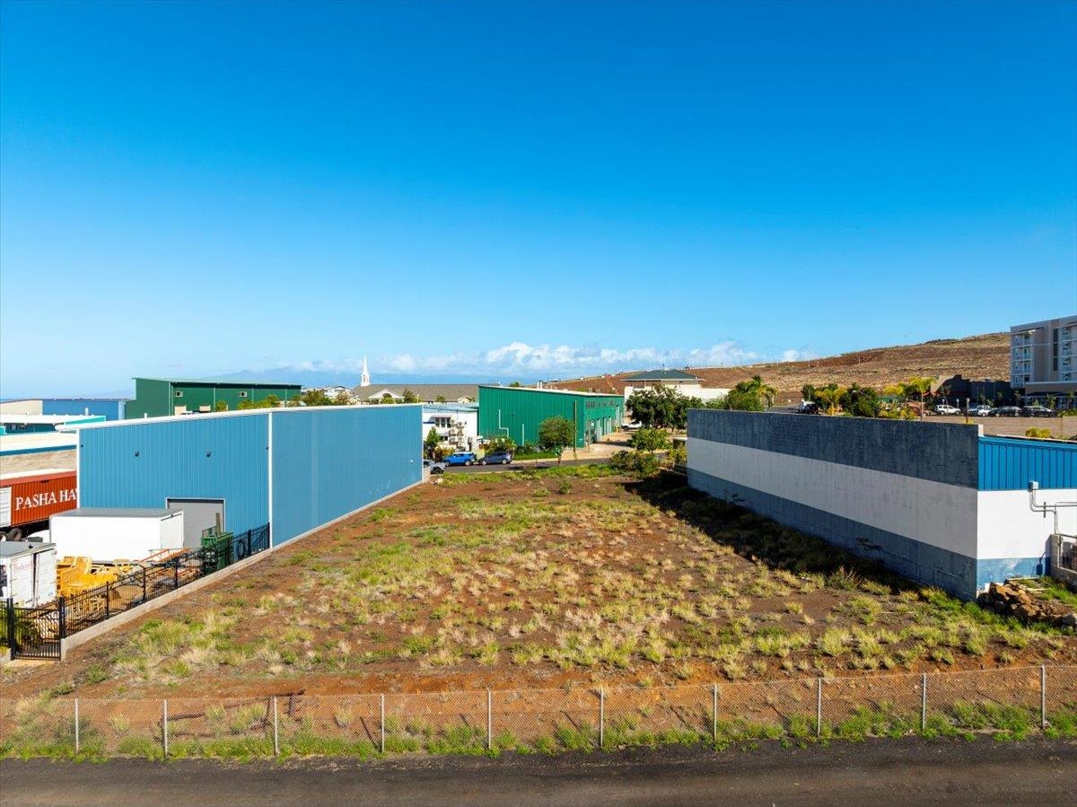 Lahaina Bus Park Ph — photo 14
