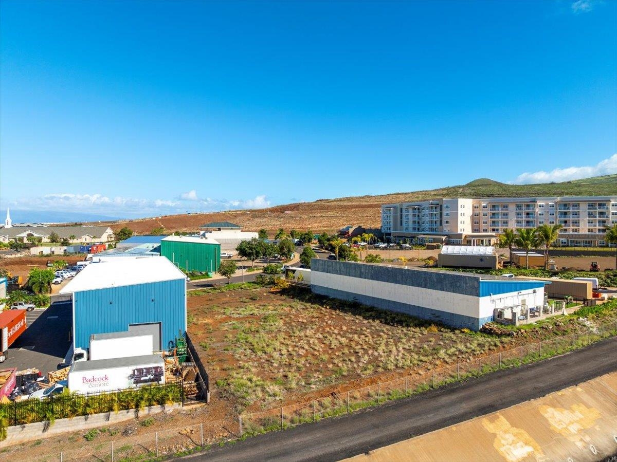 Lahaina Bus Park Ph — photo 15