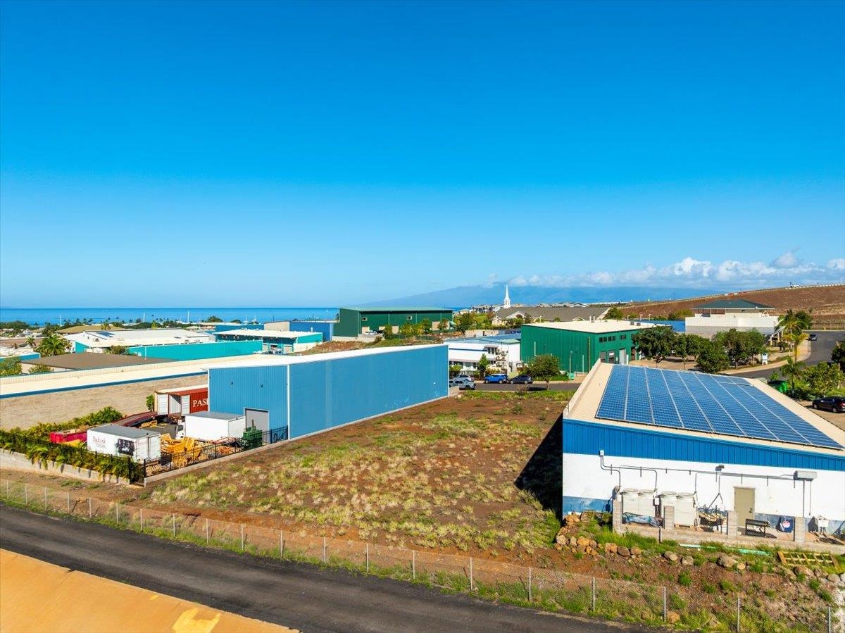 Lahaina Bus Park Ph — photo 16