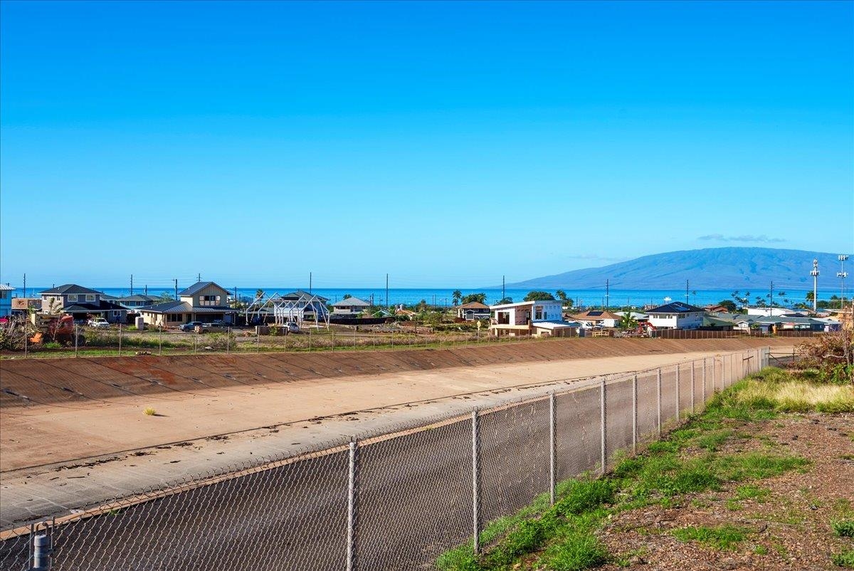 Lahaina Bus Park Ph — photo 21