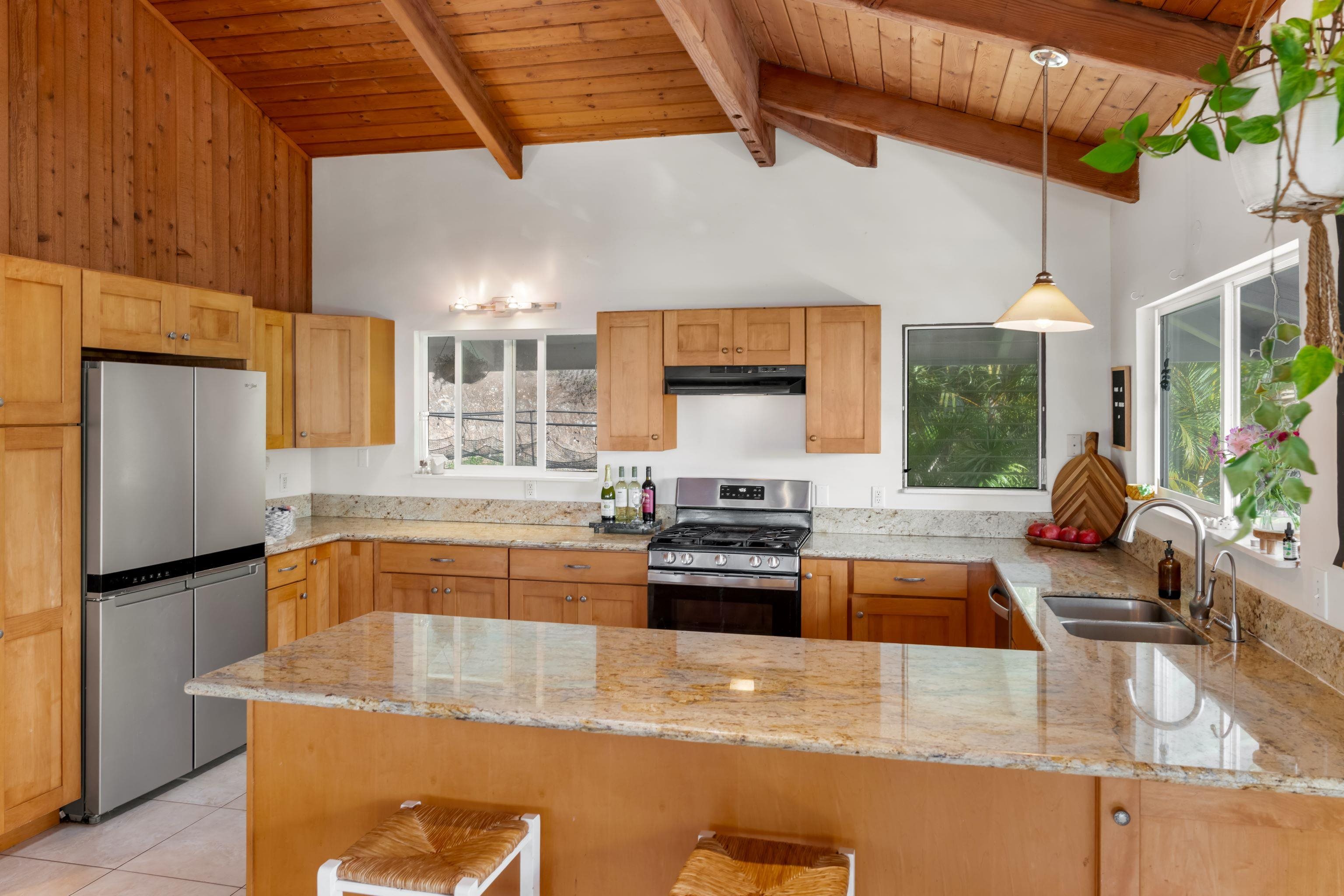 216 Keoni Pl, Kula, HI, 96790